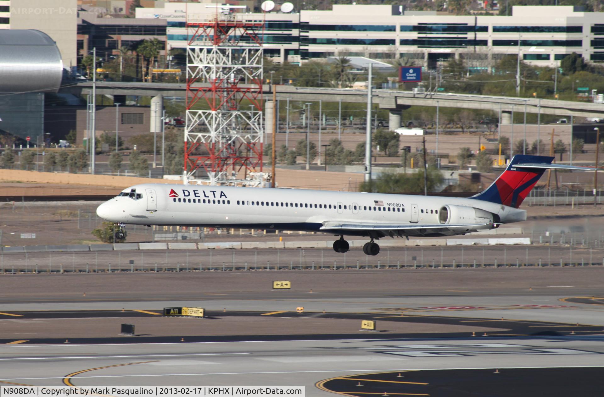 N908DA, 1995 McDonnell Douglas MD-90-30 C/N 53388, MD-90-30