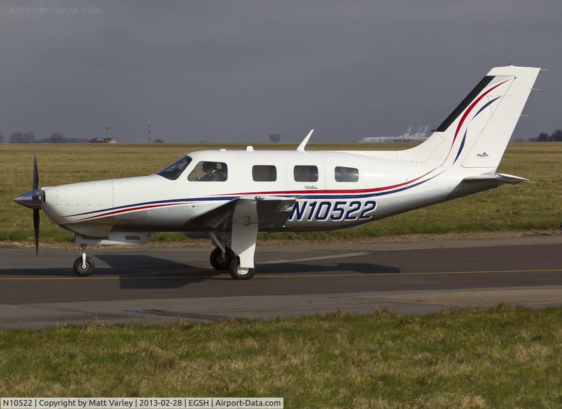 N10522, 2006 Piper PA-46-350P Malibu Mirage C/N 4636398, Arriving at SaxonAir.