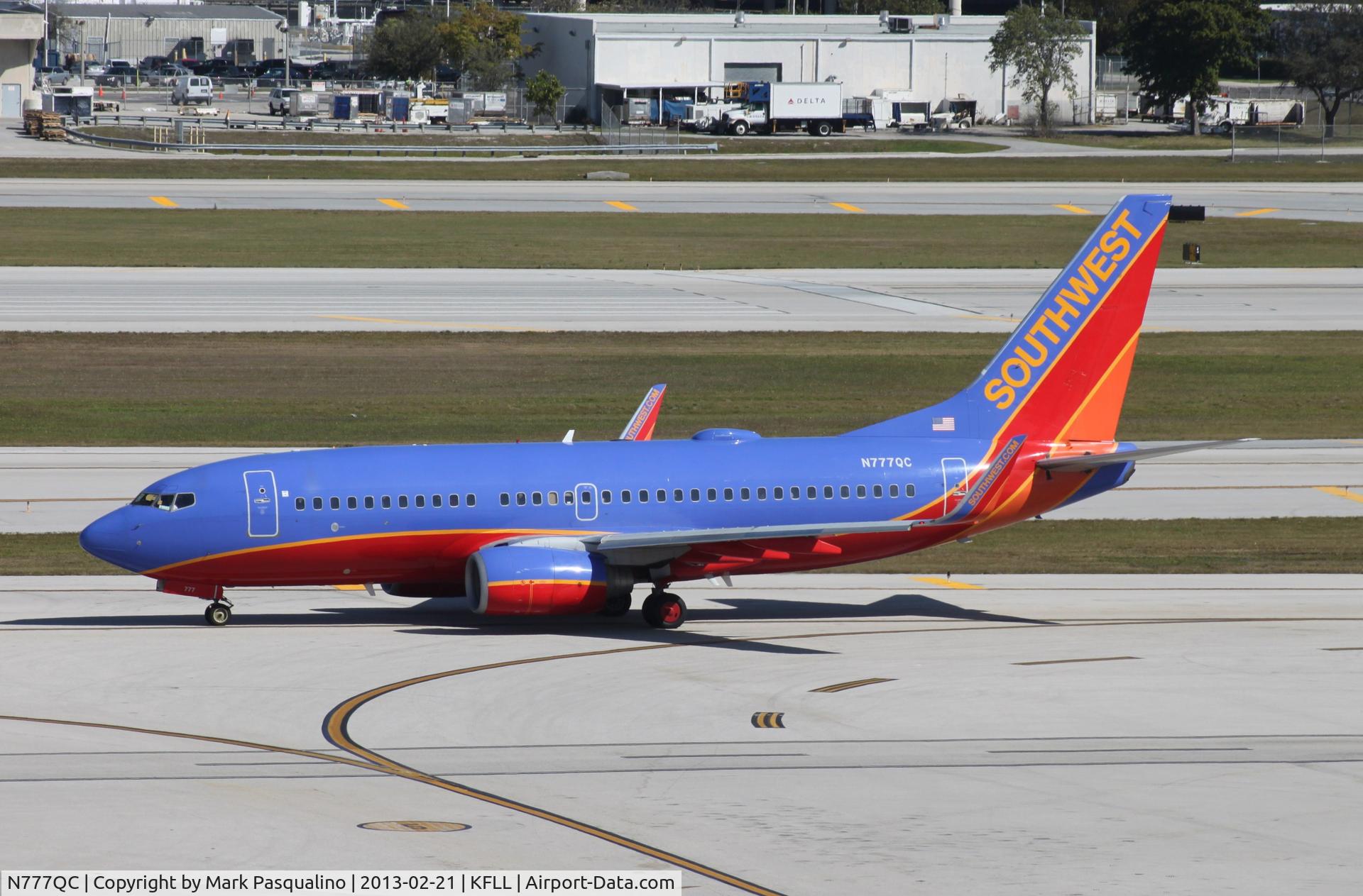 N777QC, 2000 Boeing 737-7H4 C/N 30592, Boeing 737-700
