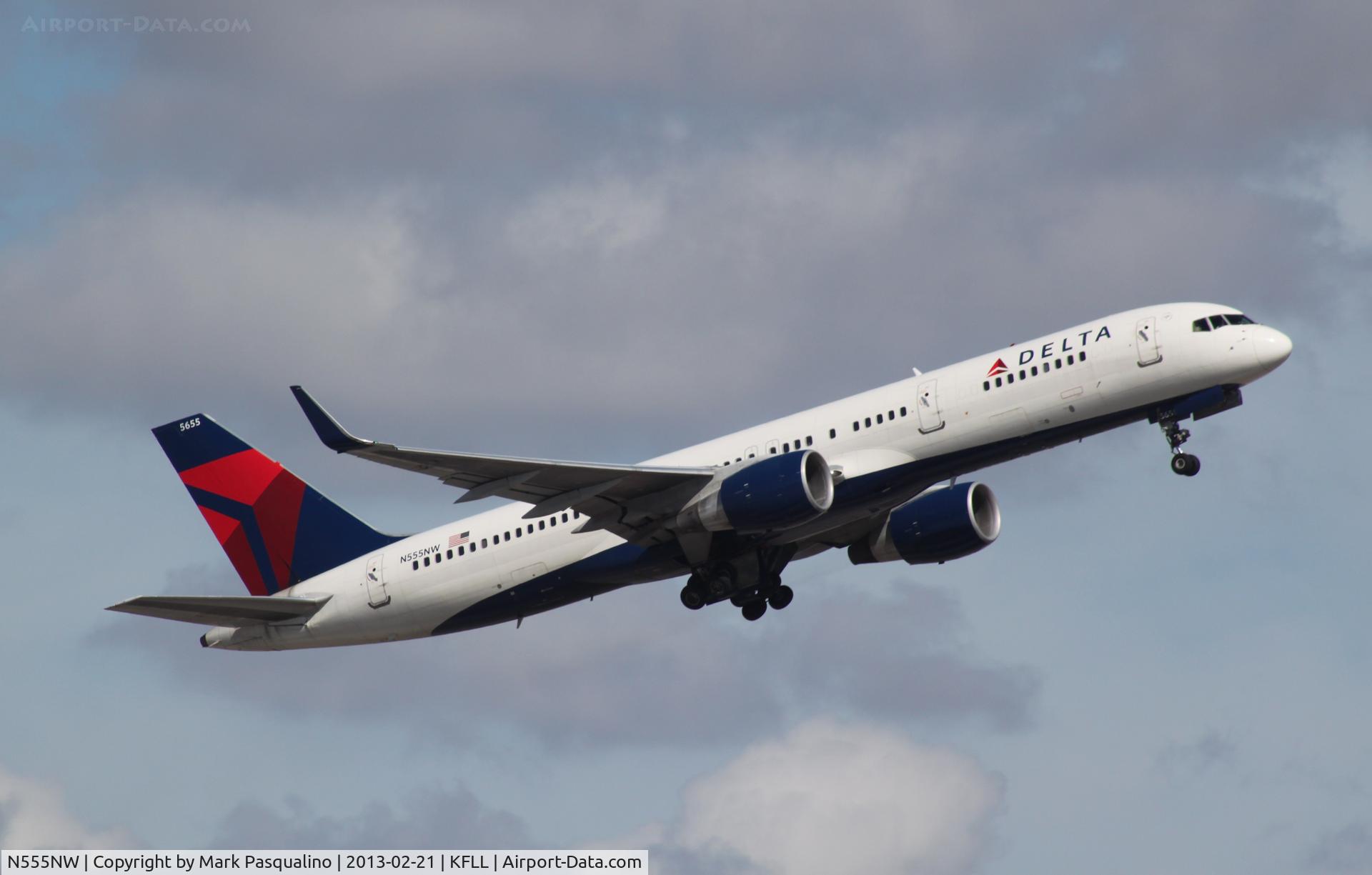 N555NW, 2002 Boeing 757-251 C/N 33391, Boeing 757-200