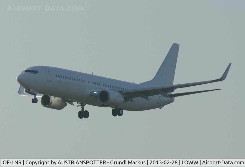 OE-LNR, 2005 Boeing 737-8Z9 C/N 33833, in White Colors ......