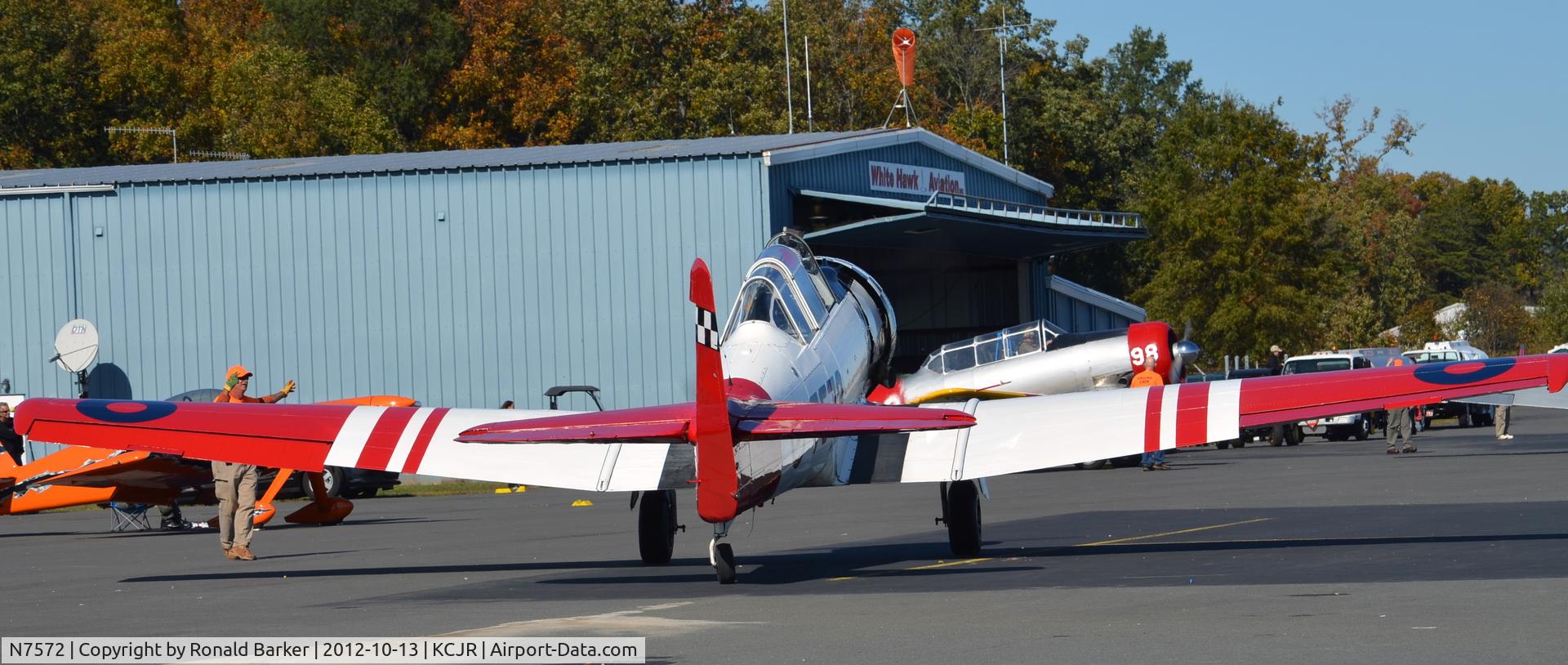 N7572, 1941 North American AT-6D Texan C/N 41-34018, Taxi - Culpeper Air Fest 2012