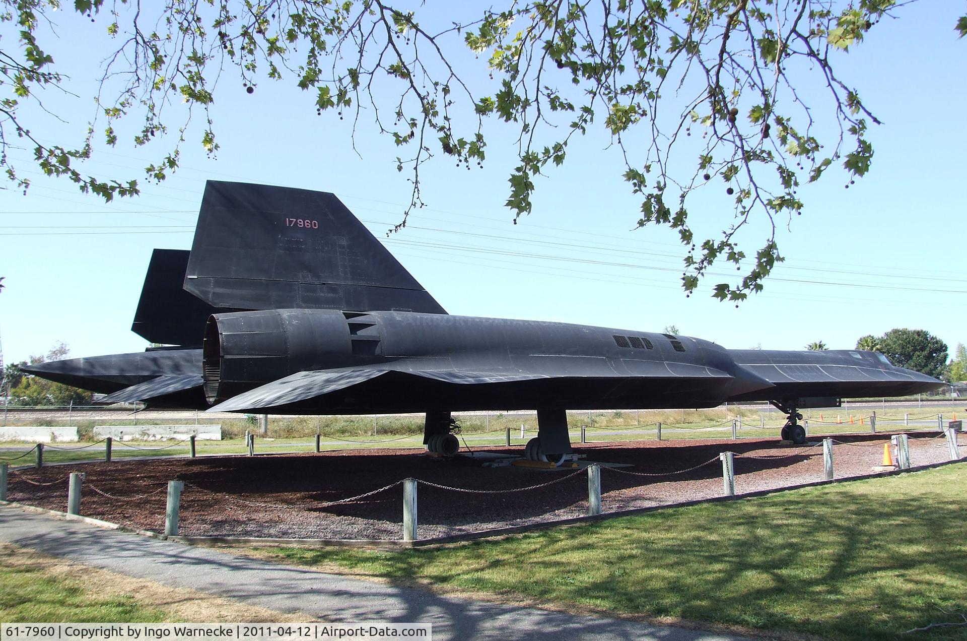 61-7960, 1961 Lockheed SR-71A Blackbird C/N 2011, Lockheed SR-71A Blackbird at the Castle Air Museum, Atwater CA