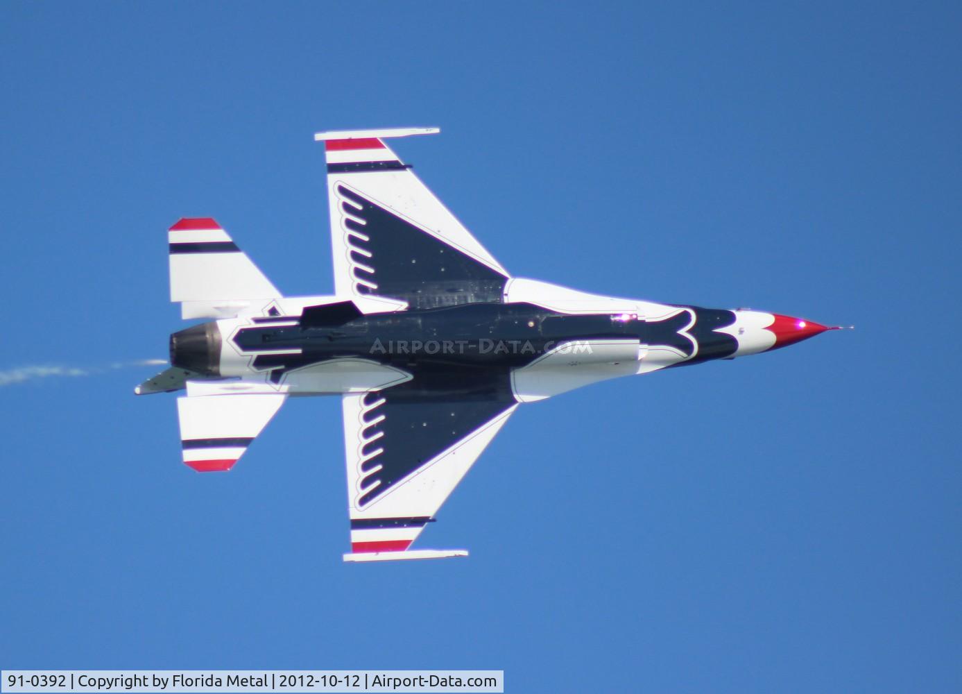 91-0392, 1993 General Dynamics F-16C Fighting Falcon C/N CC-90, Thunderbirds F-16C over Daytona Beach
