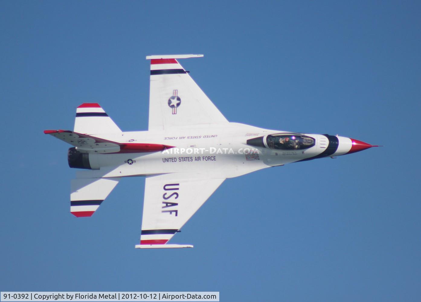 91-0392, 1993 General Dynamics F-16C Fighting Falcon C/N CC-90, Thunderbirds F-16C over Daytona Beach