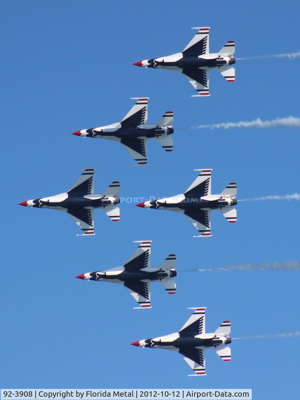 92-3908, 1992 General Dynamics F-16CM Fighting Falcon C/N CC-150, Thunderbirds over Daytona Beach