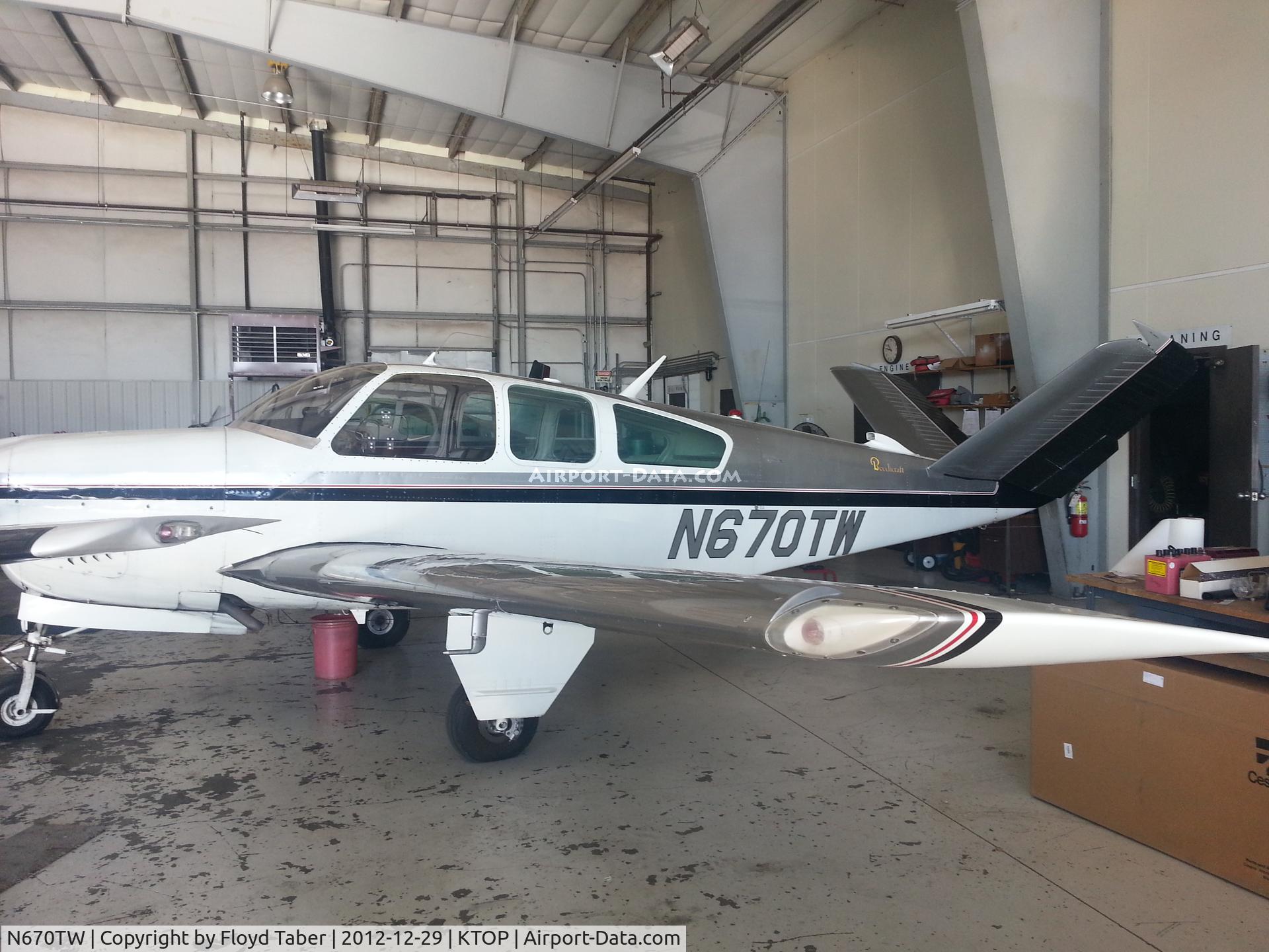 N670TW, 1967 Beech V35 Bonanza C/N D-8434, In the hangar