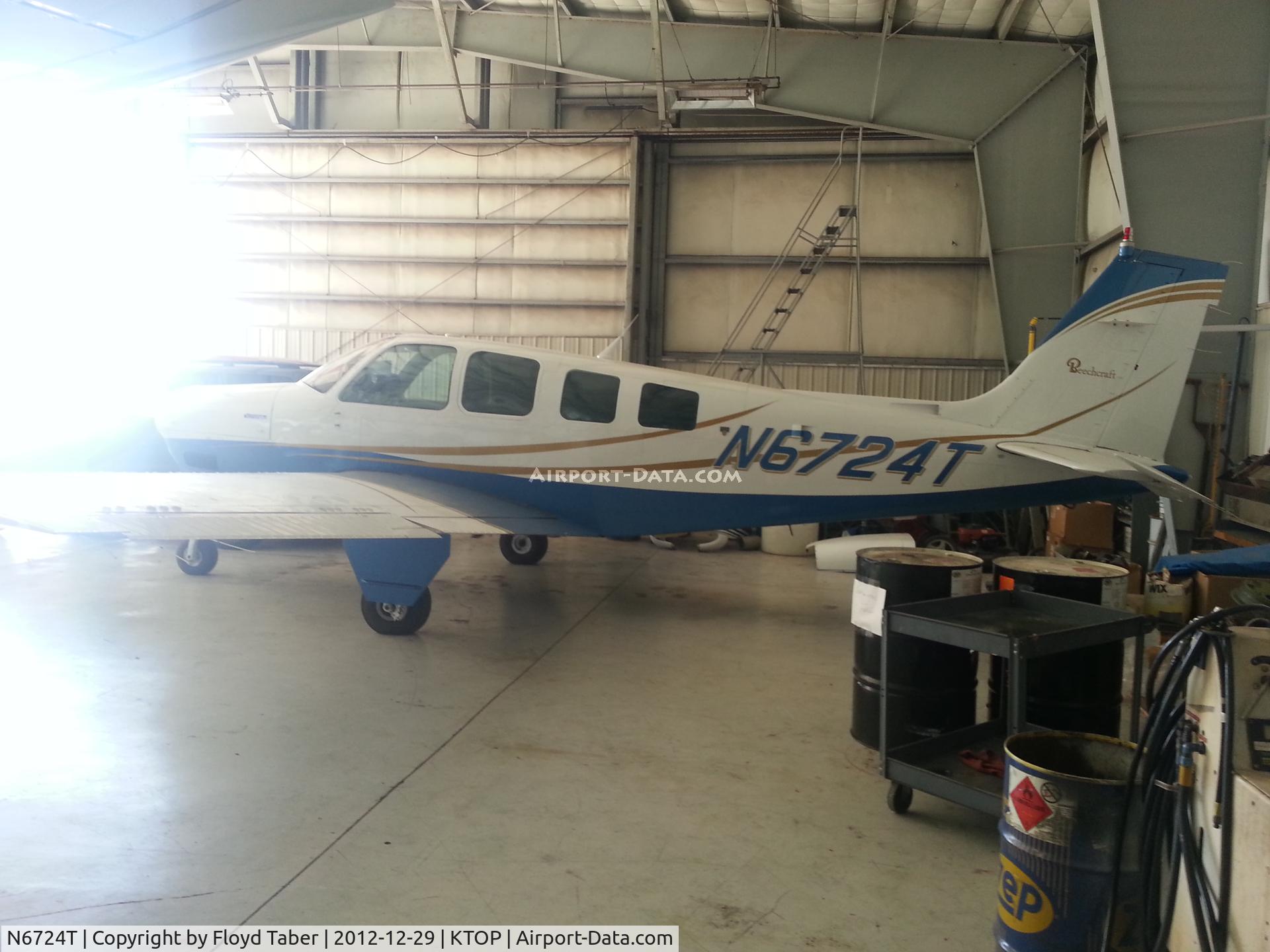 N6724T, 1984 Beech A36 Bonanza 36 C/N E-2163, In the hangar