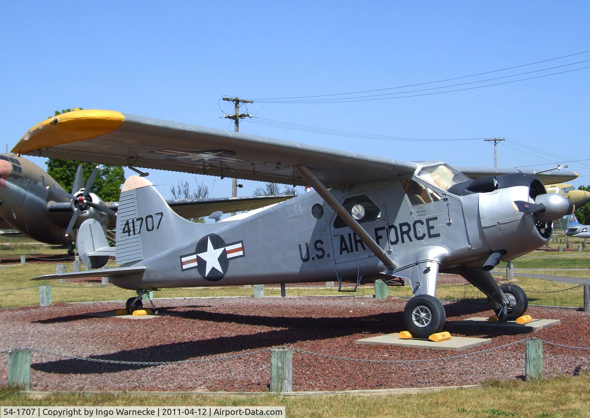 54-1707, 1954 De Havilland Canada U-6A Beaver C/N 853, De Havilland Canada DHC-2 / L-20 / U-6A Beaver at the Castle Air Museum, Atwater CA