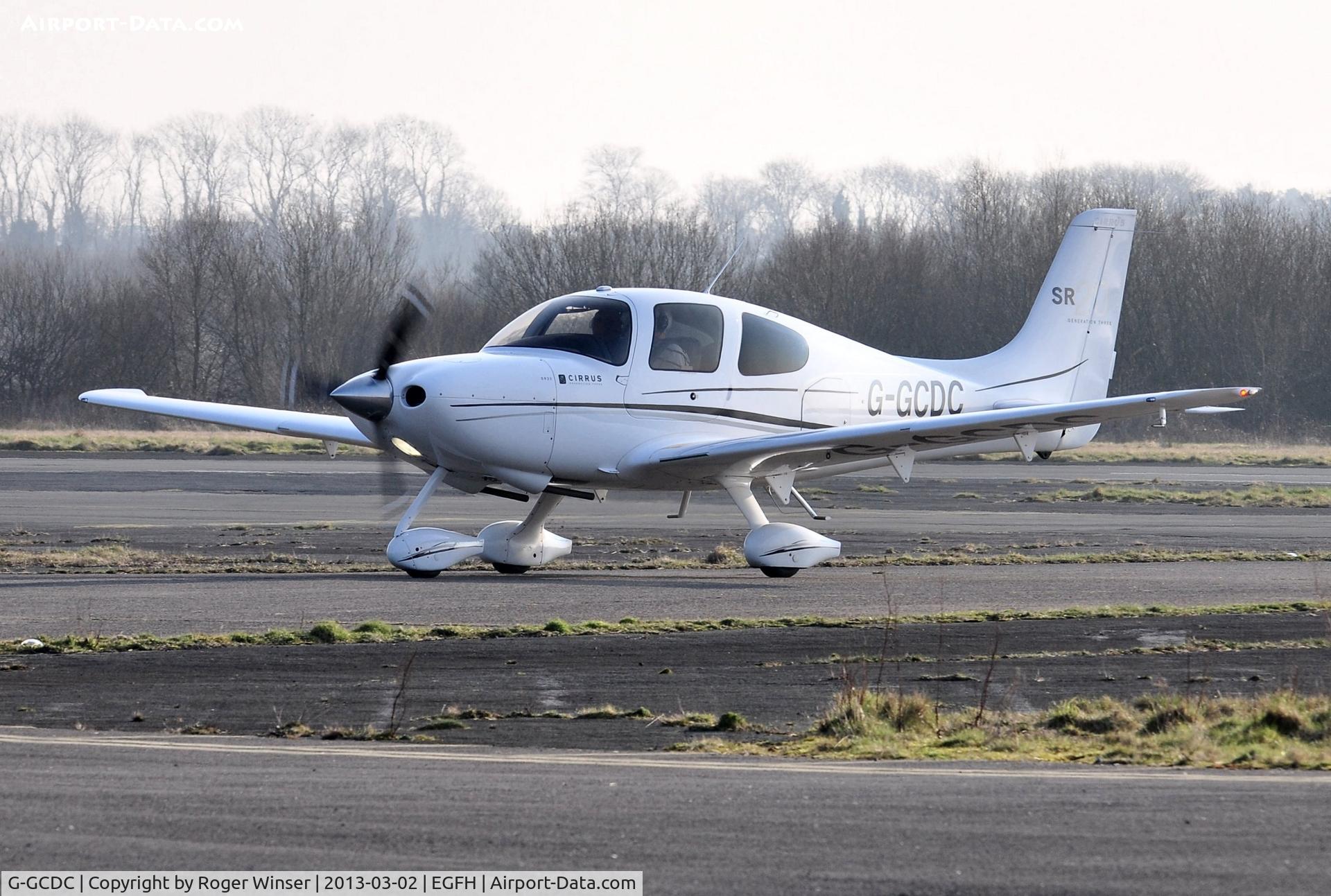 G-GCDC, 2008 Cirrus SR20 G3 C/N 2008, Visiting SR20.