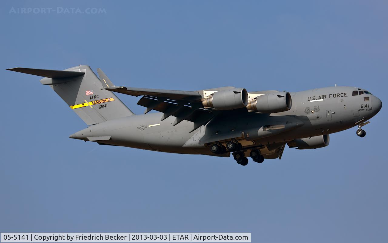 05-5141, 2007 Boeing C-17A Globemaster III C/N P-141, on final RW08