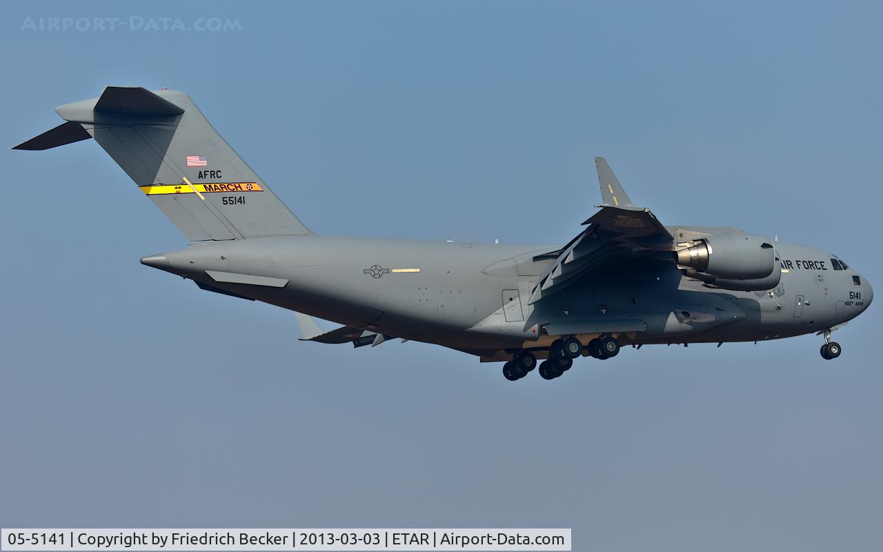 05-5141, 2007 Boeing C-17A Globemaster III C/N P-141, on final RW08