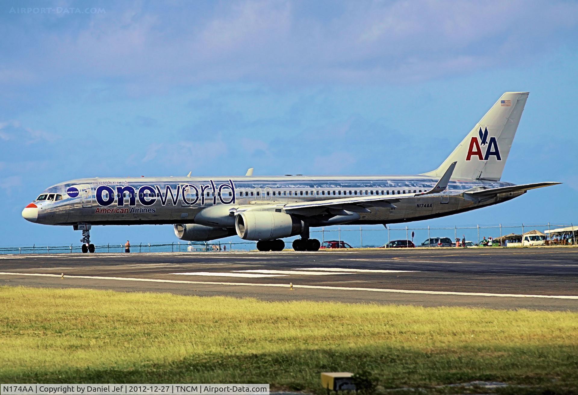 N174AA, 2002 Boeing 757-223 C/N 31308, N174AA