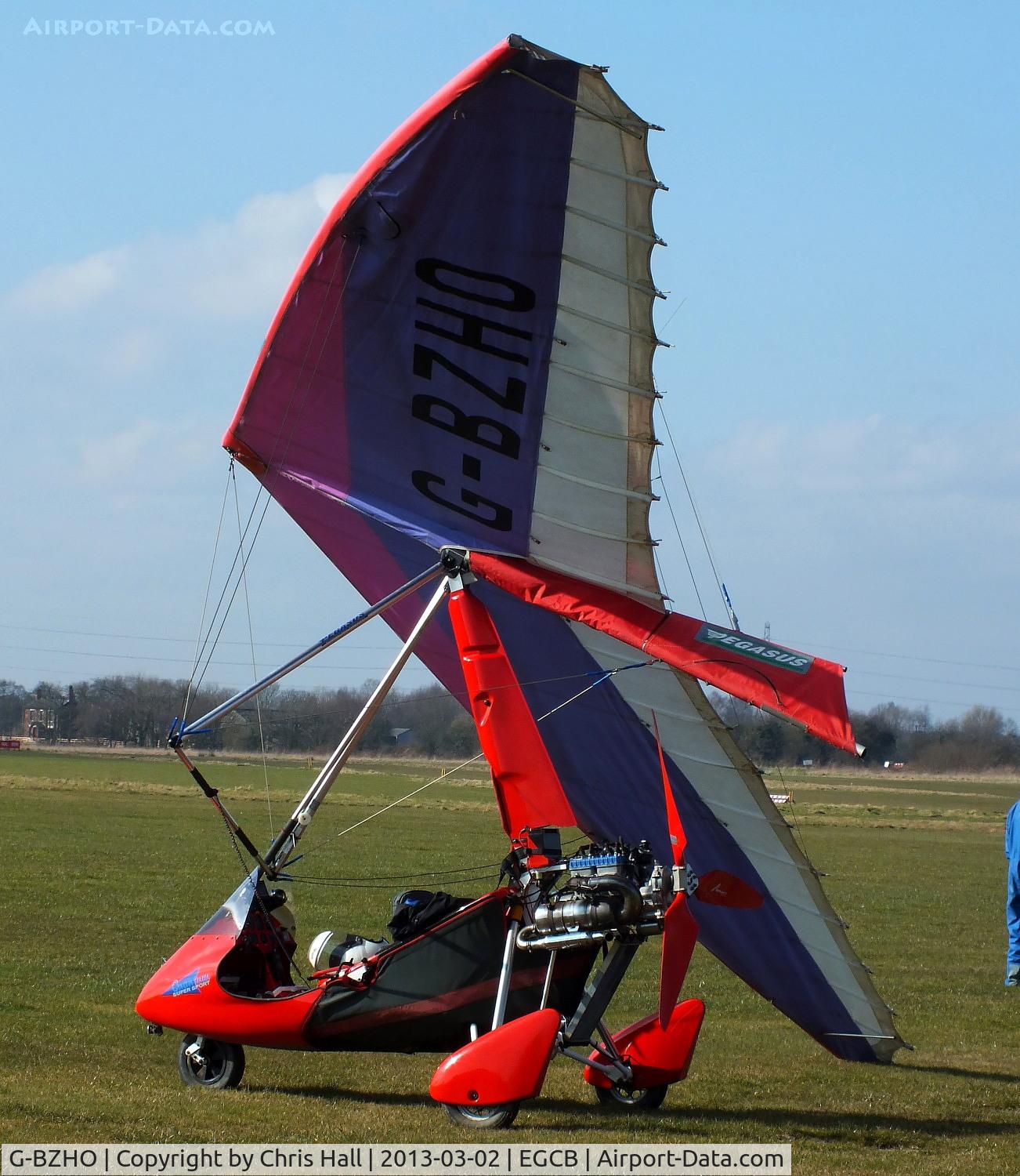 G-BZHO, 2000 Pegasus Quantum 15 C/N 7658, visitor to Barton