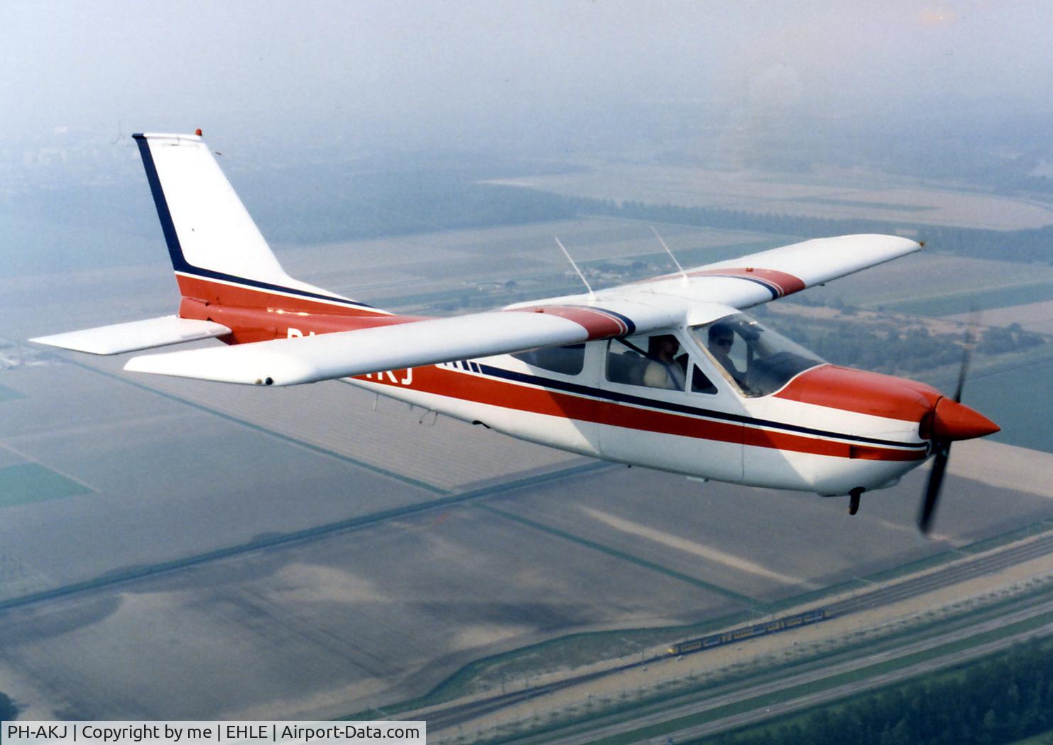 PH-AKJ, 1976 Cessna 177RG Cardinal C/N 177RG1019, ph-akj 177rg