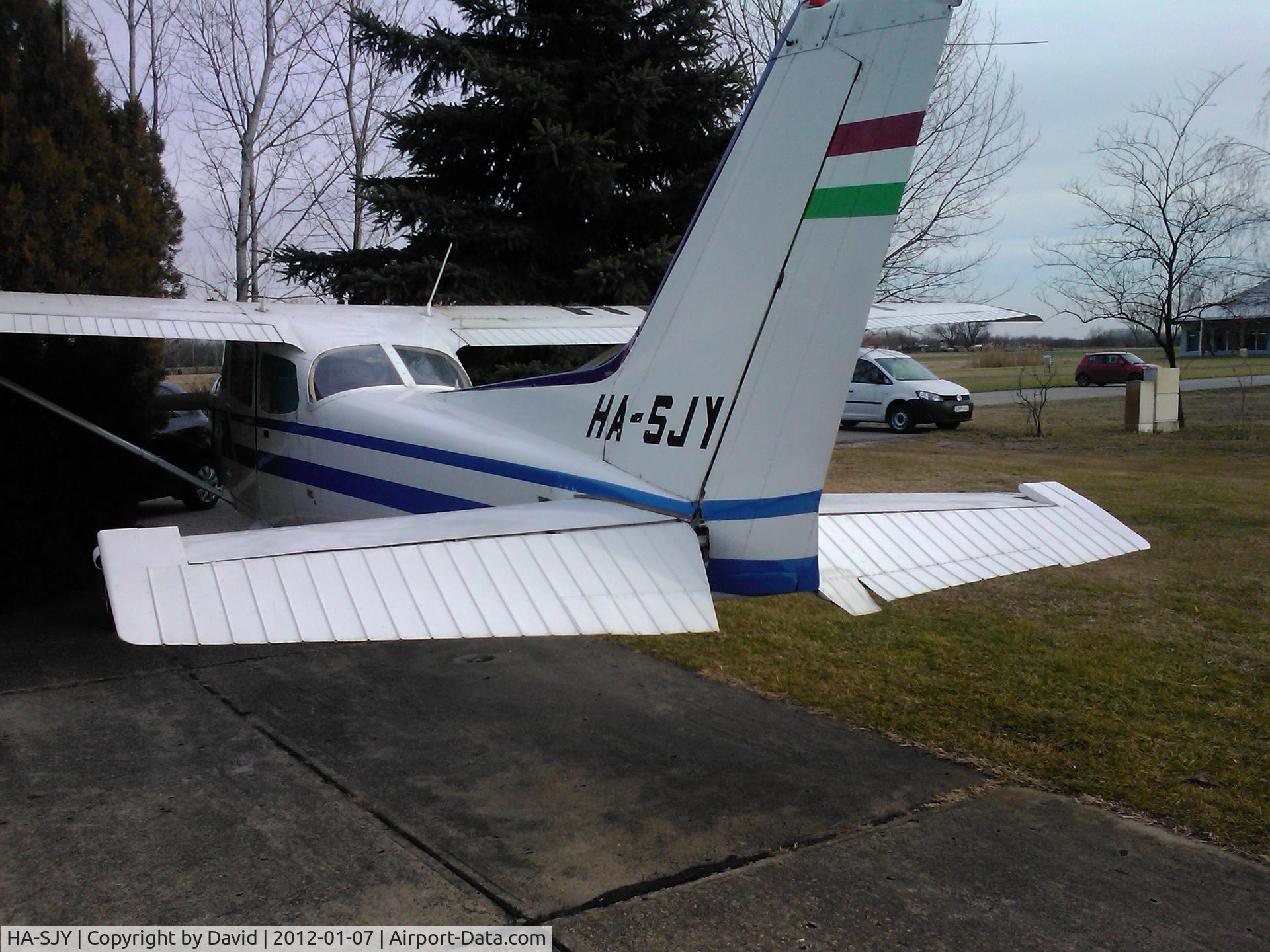 HA-SJY, Cessna 172N C/N 17268609, Cessna 172N skyhawk