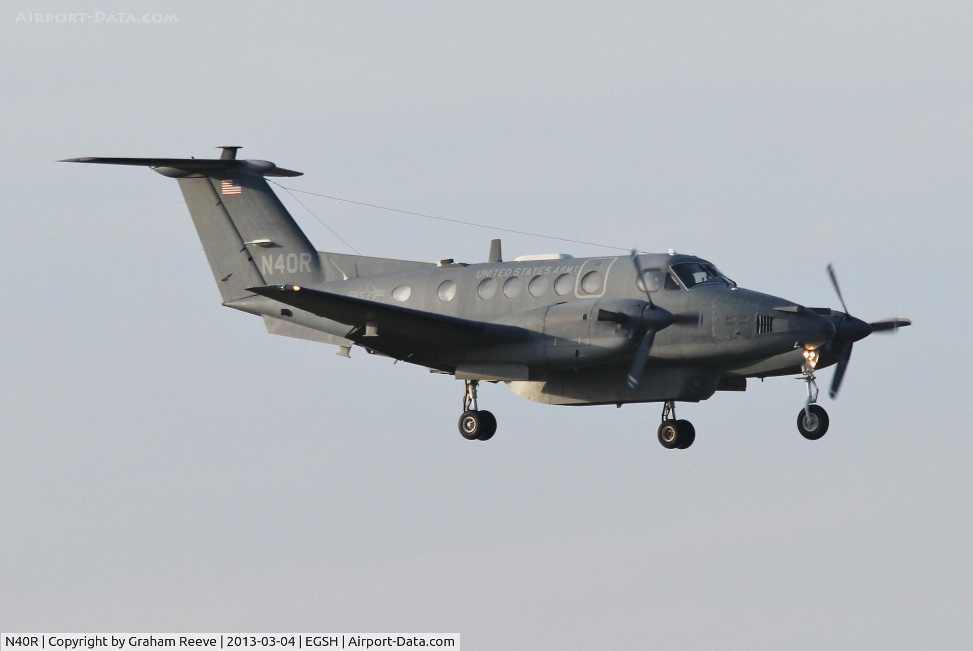 N40R, 1975 Beechcraft C-12A (King Air 200) C/N BC-7, On finals to 09.
