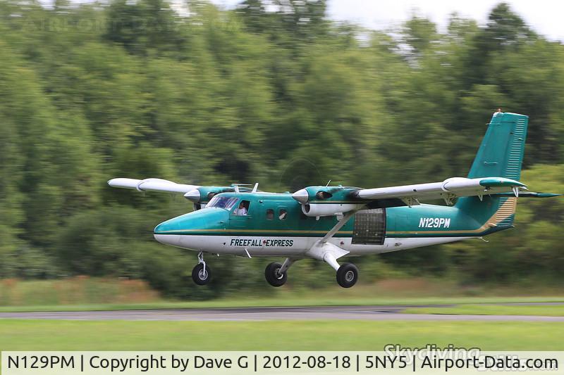 N129PM, 1968 De Havilland Canada DHC-6-100 Twin Otter C/N 114, Departing Skydive the Ranch