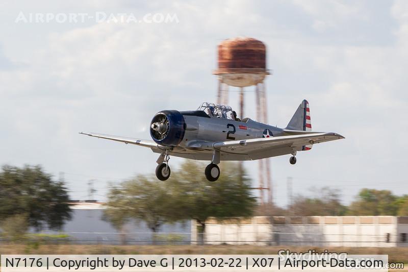 N7176, 1945 North American AT-6C Harvard IIA C/N 88-10154, Departing Lake Wales, FL
