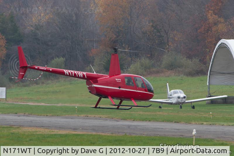 N171WT, Robinson R44 C/N 2064, R44 at Ellington, CT