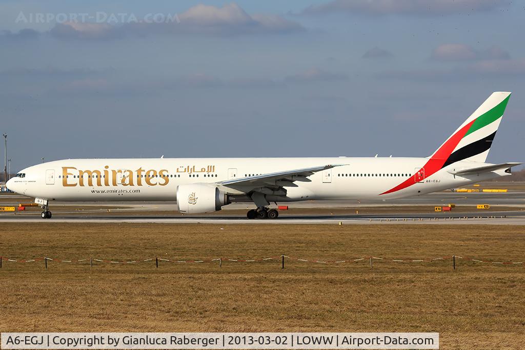 A6-EGJ, 2011 Boeing 777-31H/ER C/N 38989, A6-EGJ @ VIE