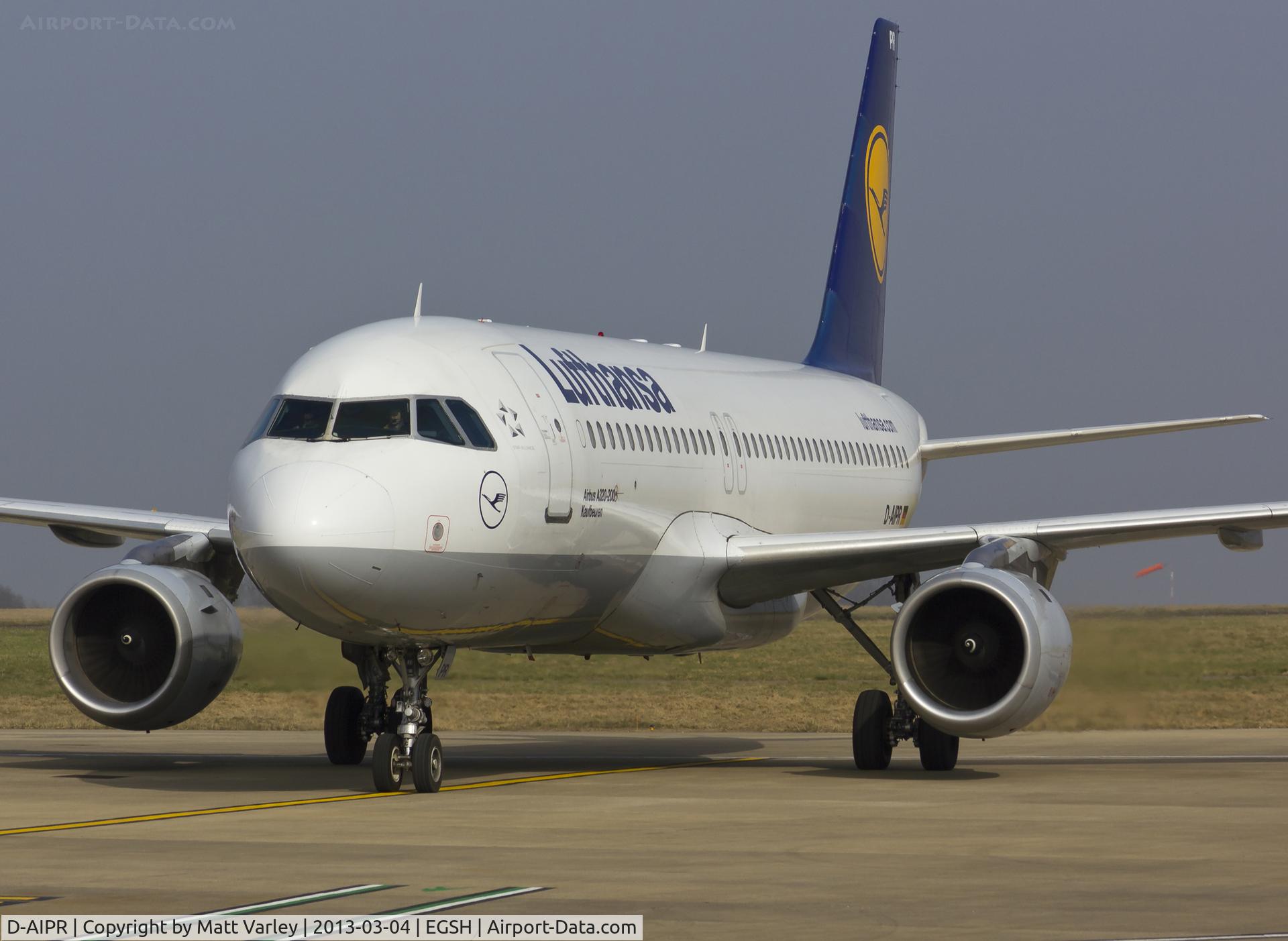 D-AIPR, 1990 Airbus A320-211 C/N 111, Taxiing to stand 6 at EGSH.