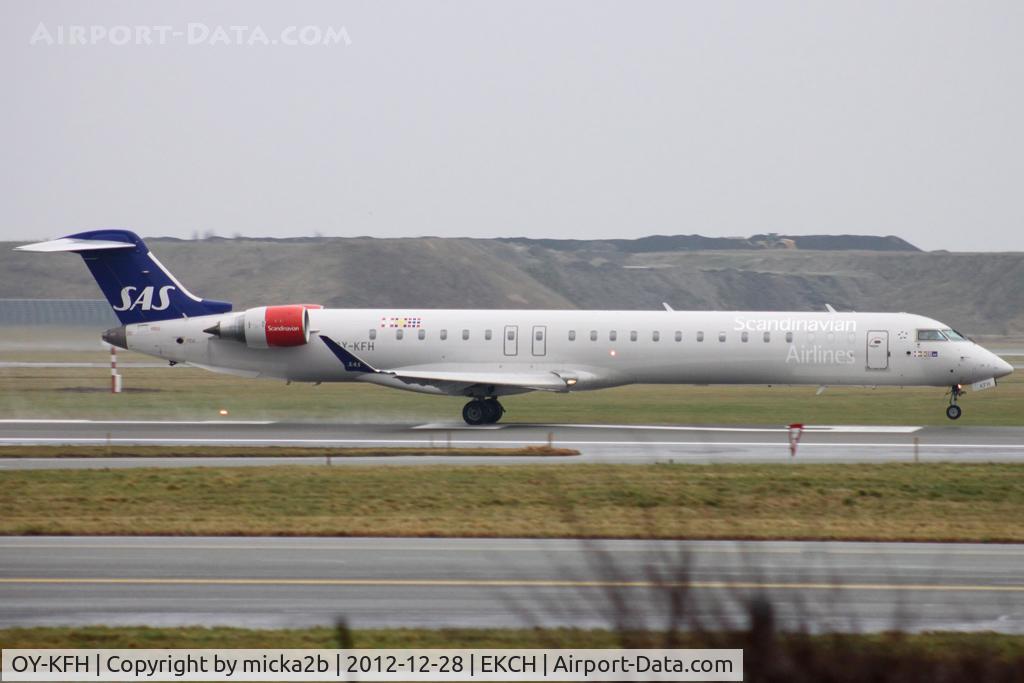 OY-KFH, 2009 Bombardier CRJ-900 (CL-600-2D24) C/N 15240, Landing