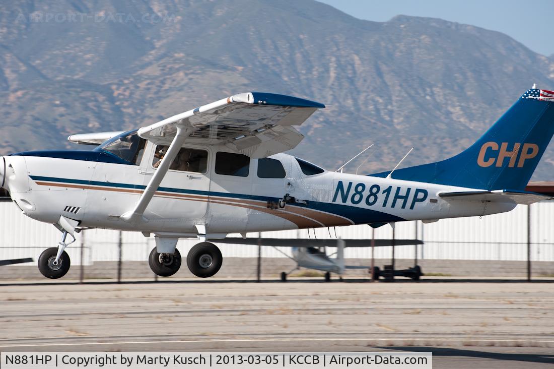 N881HP, 2000 Cessna T206H Turbo Stationair C/N T20608234, Departing Runway 24.