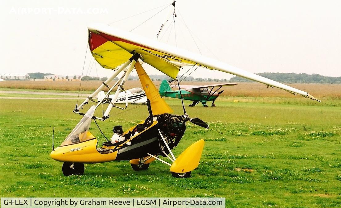 G-FLEX, 2003 Mainair Pegasus Quik C/N 7953, Parked at Beccles.