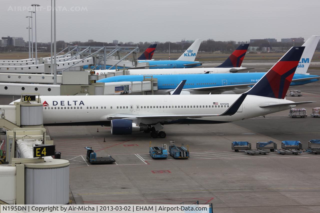 N195DN, 1997 Boeing 767-332 C/N 28452, Delta Air Lines