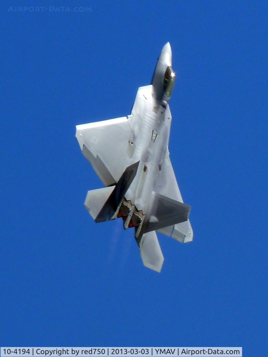 10-4194, Lockheed Martin F-22A Raptor C/N 645-4194, 10194 at the 2013 Australian International Airshow Avalon going vertical.