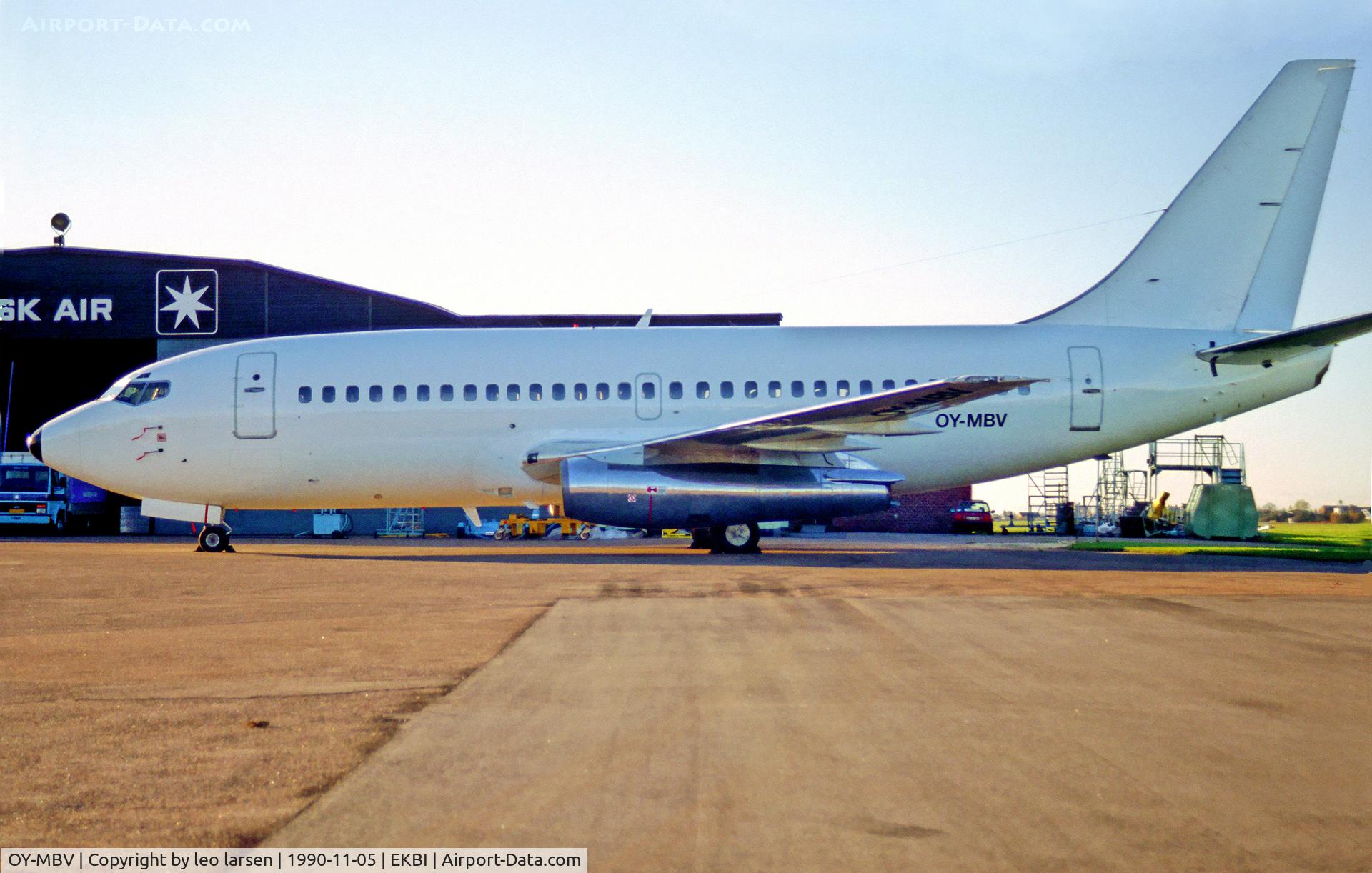 OY-MBV, 1981 Boeing 737-2L9 C/N 22735, Billund Denmark 5.11.90