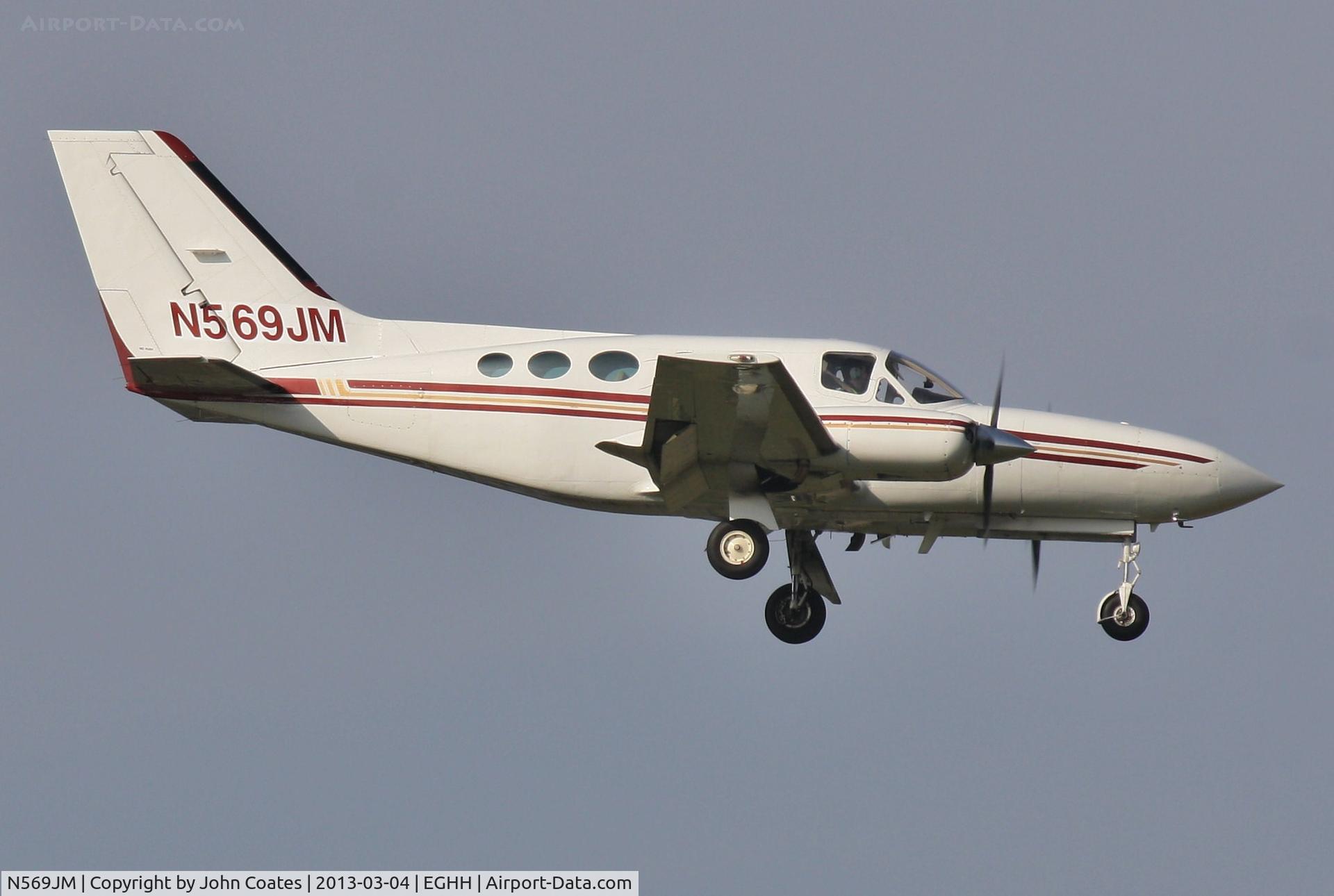 N569JM, 1980 Cessna 414A Chancellor C/N 414A-0425, Finals to 08