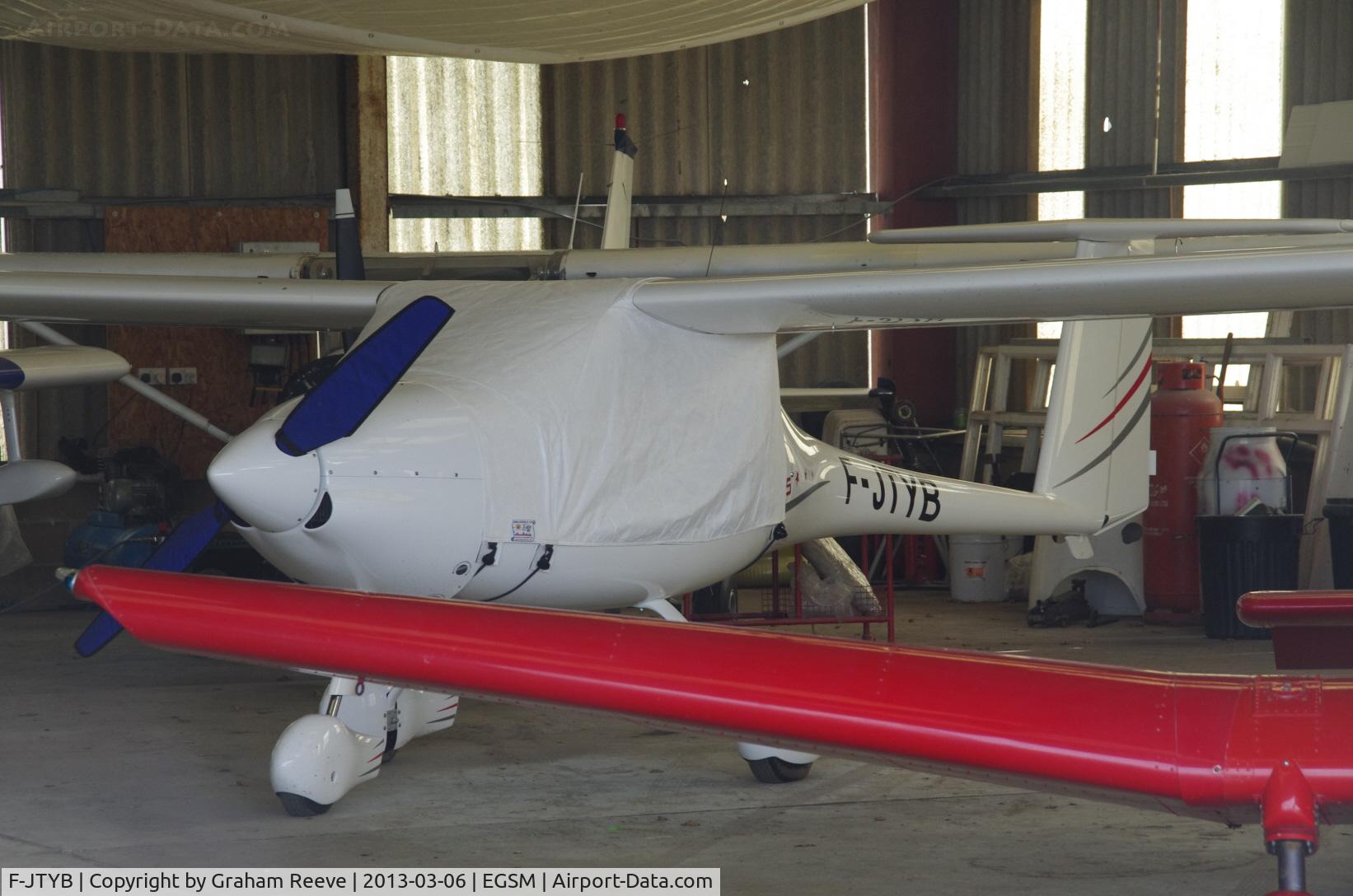 F-JTYB, Pipistrel Virus C/N 415 SWN 100, Tucked away at Beccles.