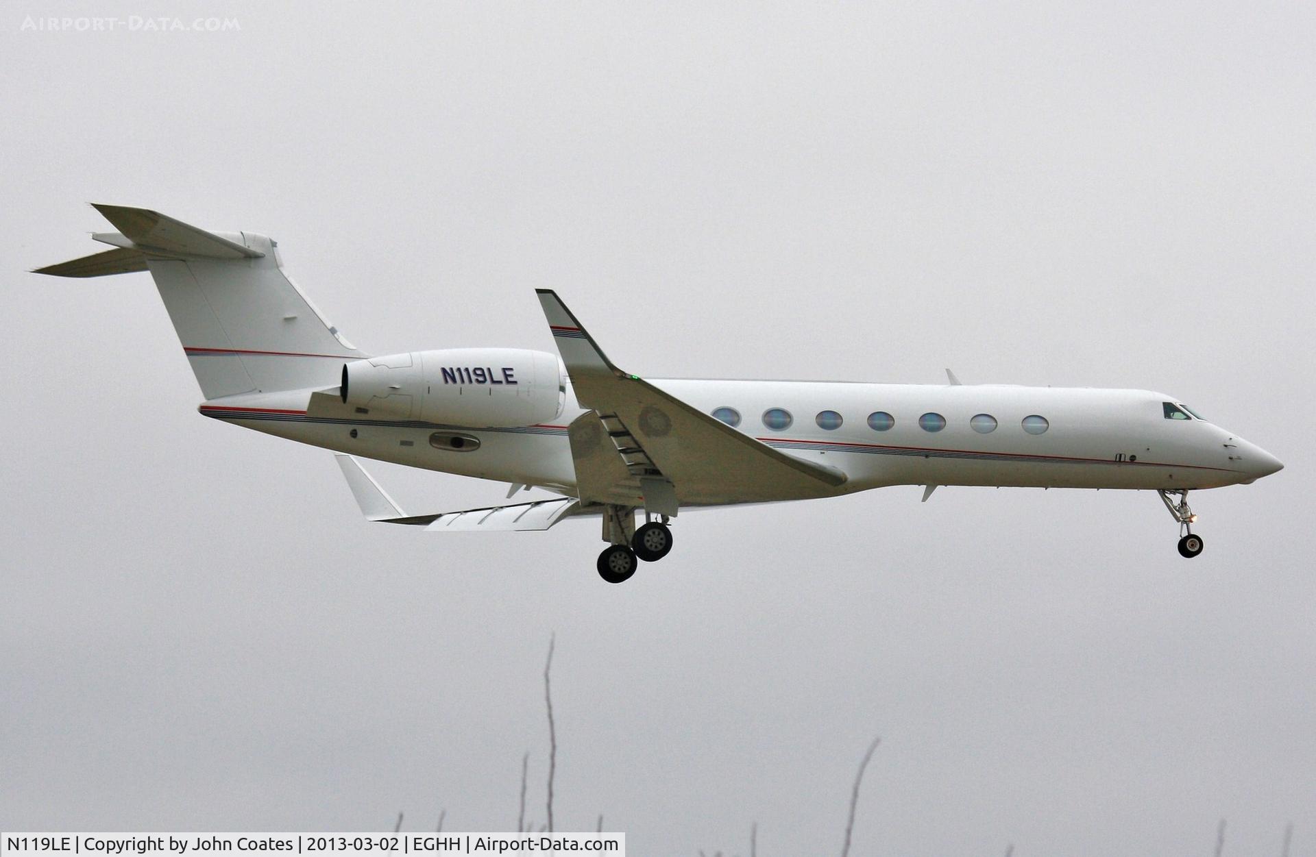 N119LE, 2011 Gulfstream Aerospace GV-SP (G550) C/N 5333, About to land in poor visibility