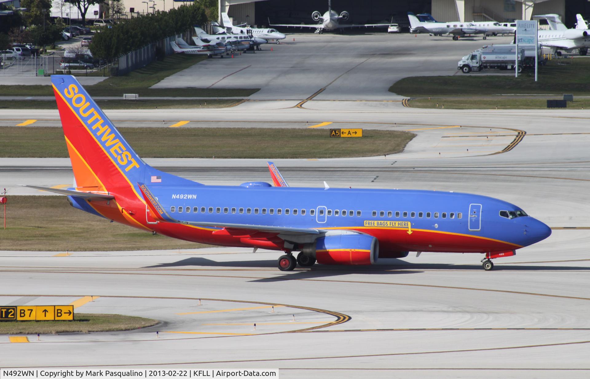 N492WN, 2004 Boeing 737-7H4 C/N 33866, Boeing 737-700