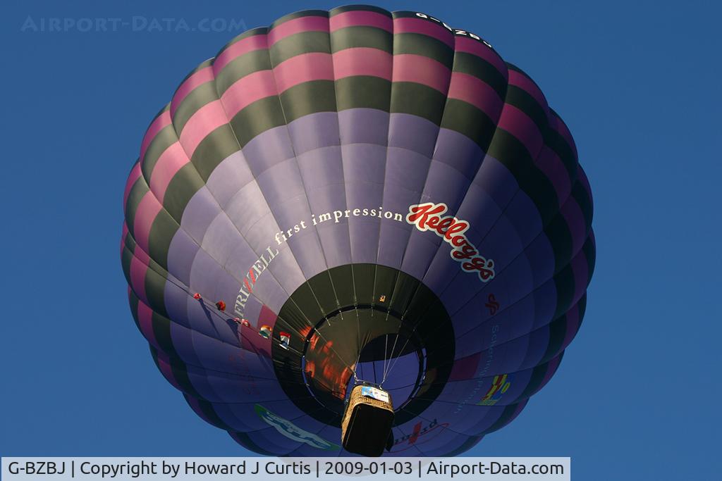 G-BZBJ, 2000 Lindstrand Balloons LBL 77A C/N 646, Frizzell. At the Icicle Balloon Meet, Savernake.