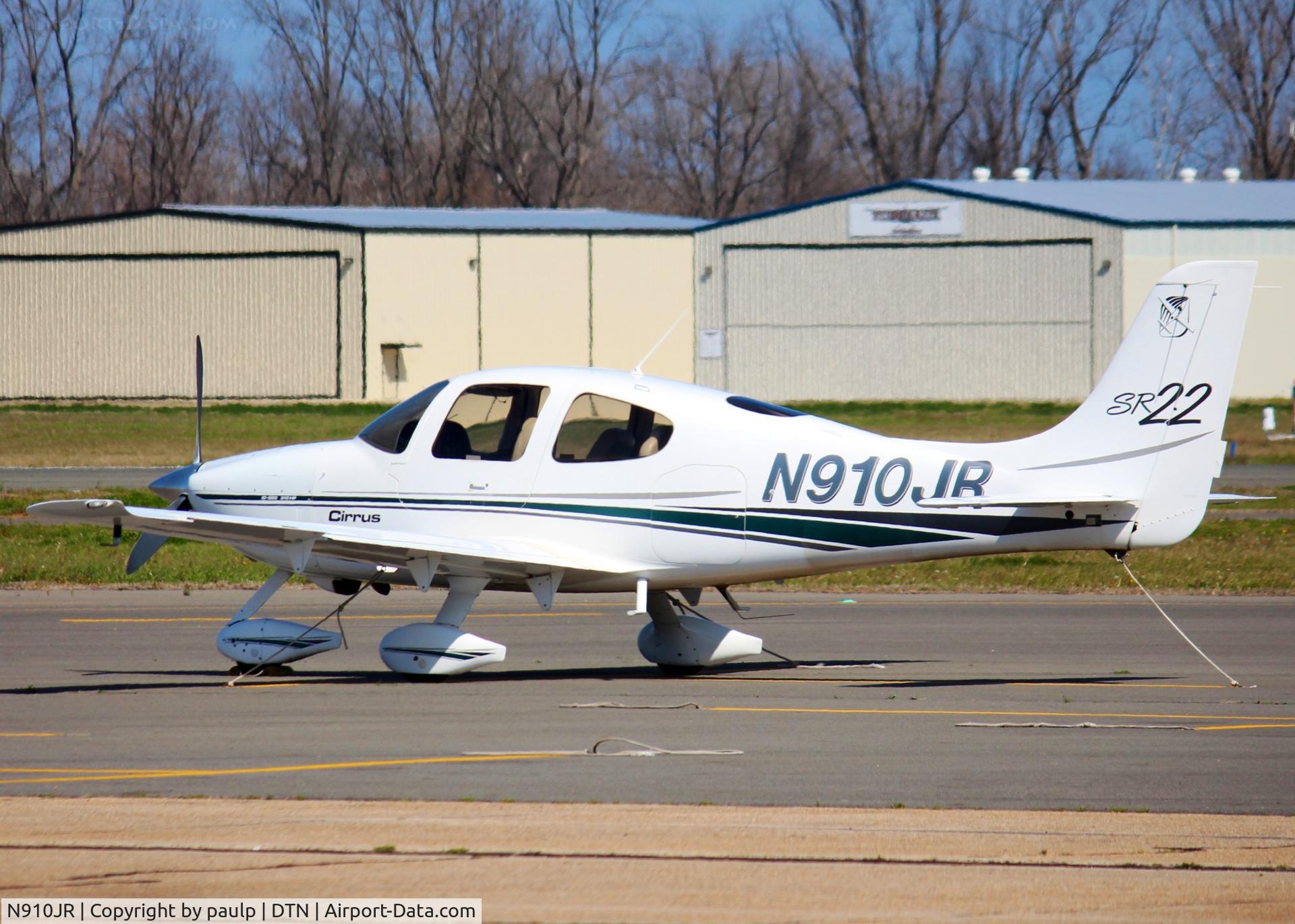 N910JR, 2002 Cirrus SR22 C/N 0142, At Downtown Shreveport.