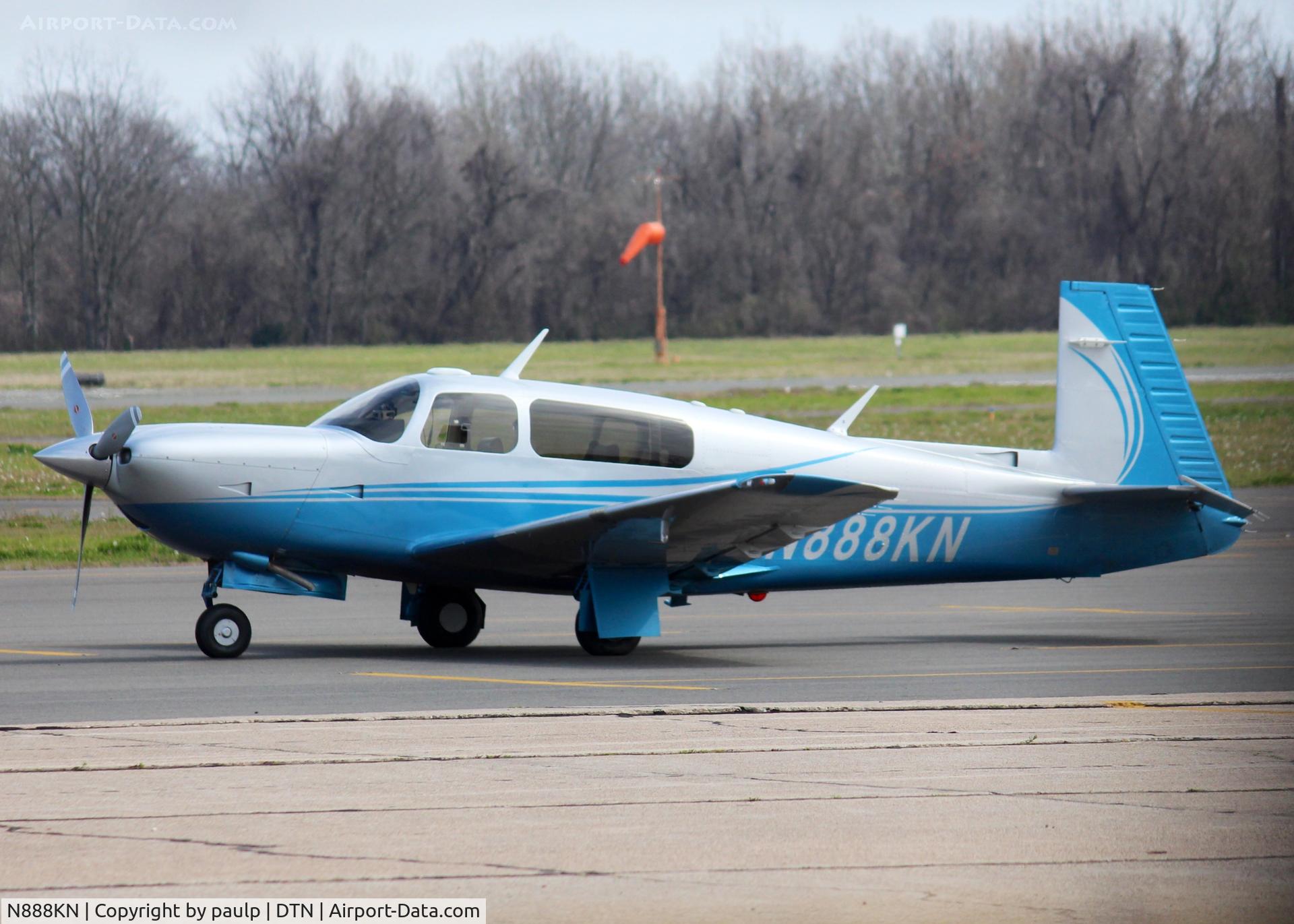 N888KN, 2006 Mooney M20R Ovation C/N 29-0468, At Downtown Shreveport.