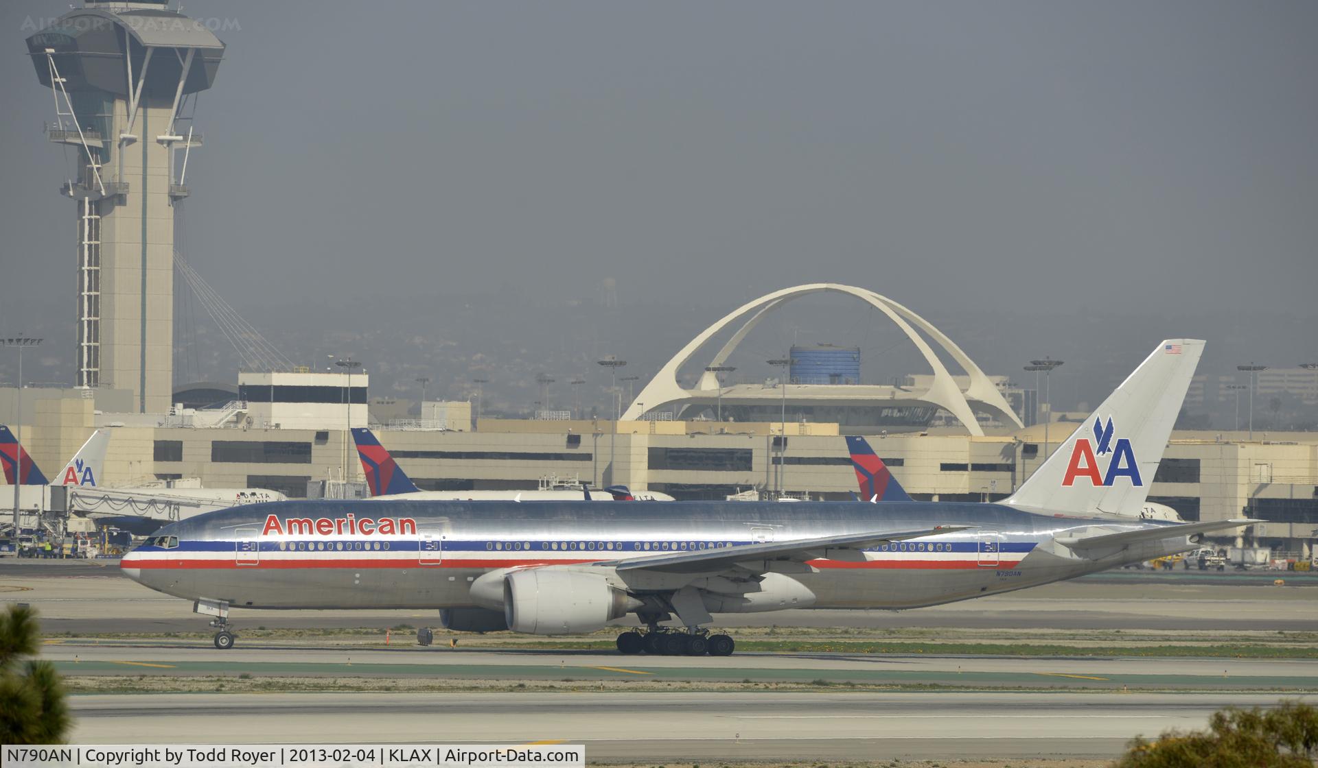 N790AN, 2000 Boeing 777-223 C/N 30251, Arriving at LAX on 25L