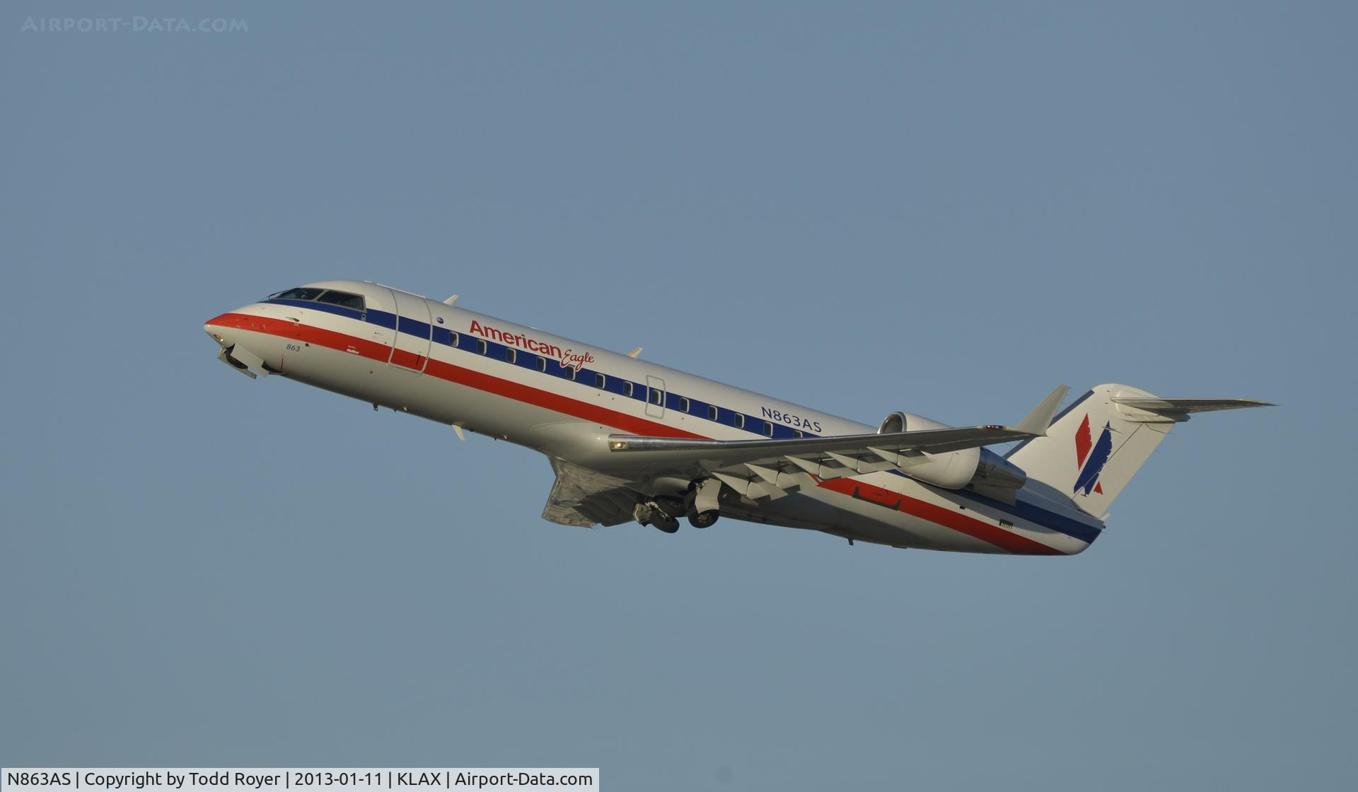 N863AS, 2001 Bombardier CRJ-200ER (CL-600-2B19) C/N 7487, Departing LAX
