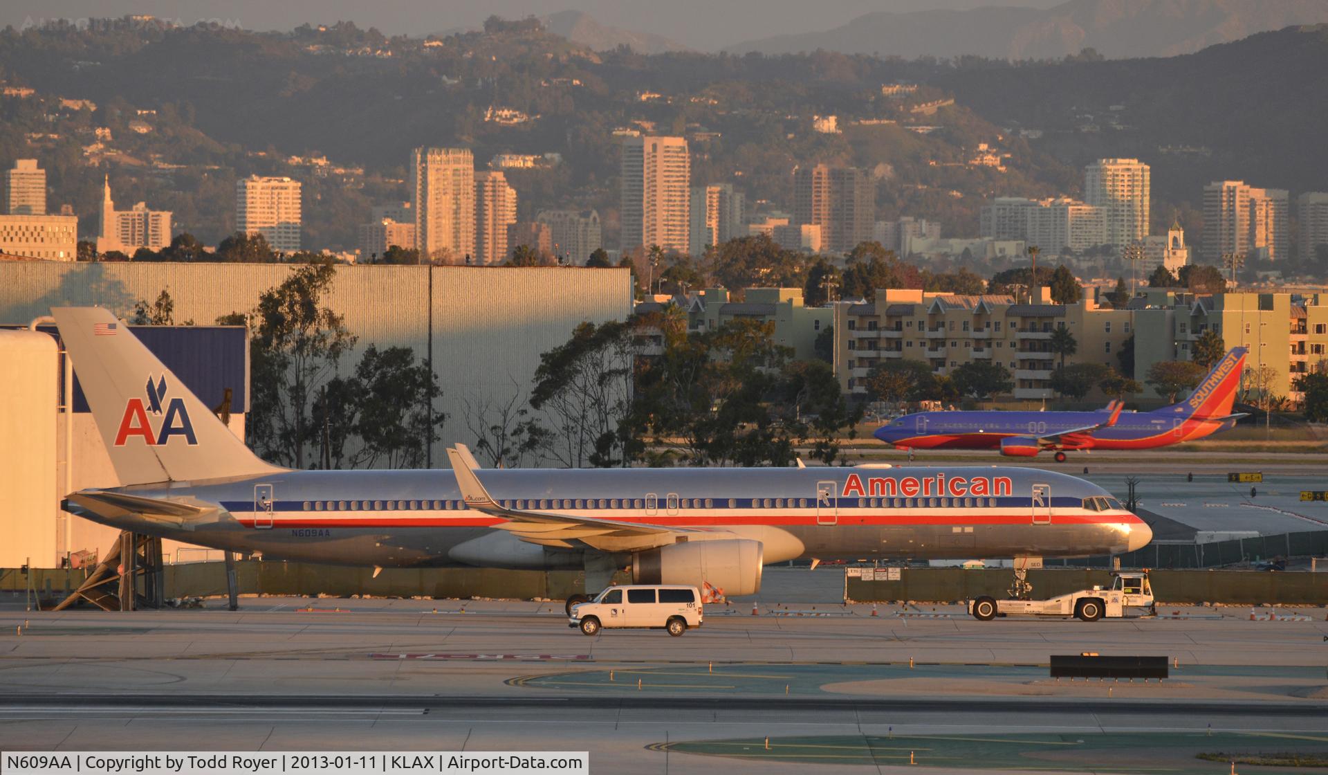 N609AA, 1996 Boeing 757-223 C/N 27447, Getting to gate at LAX