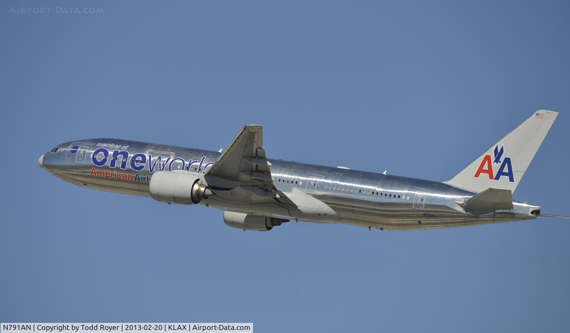 N791AN, 2000 Boeing 777-223/ER C/N 30254, Departing LAX