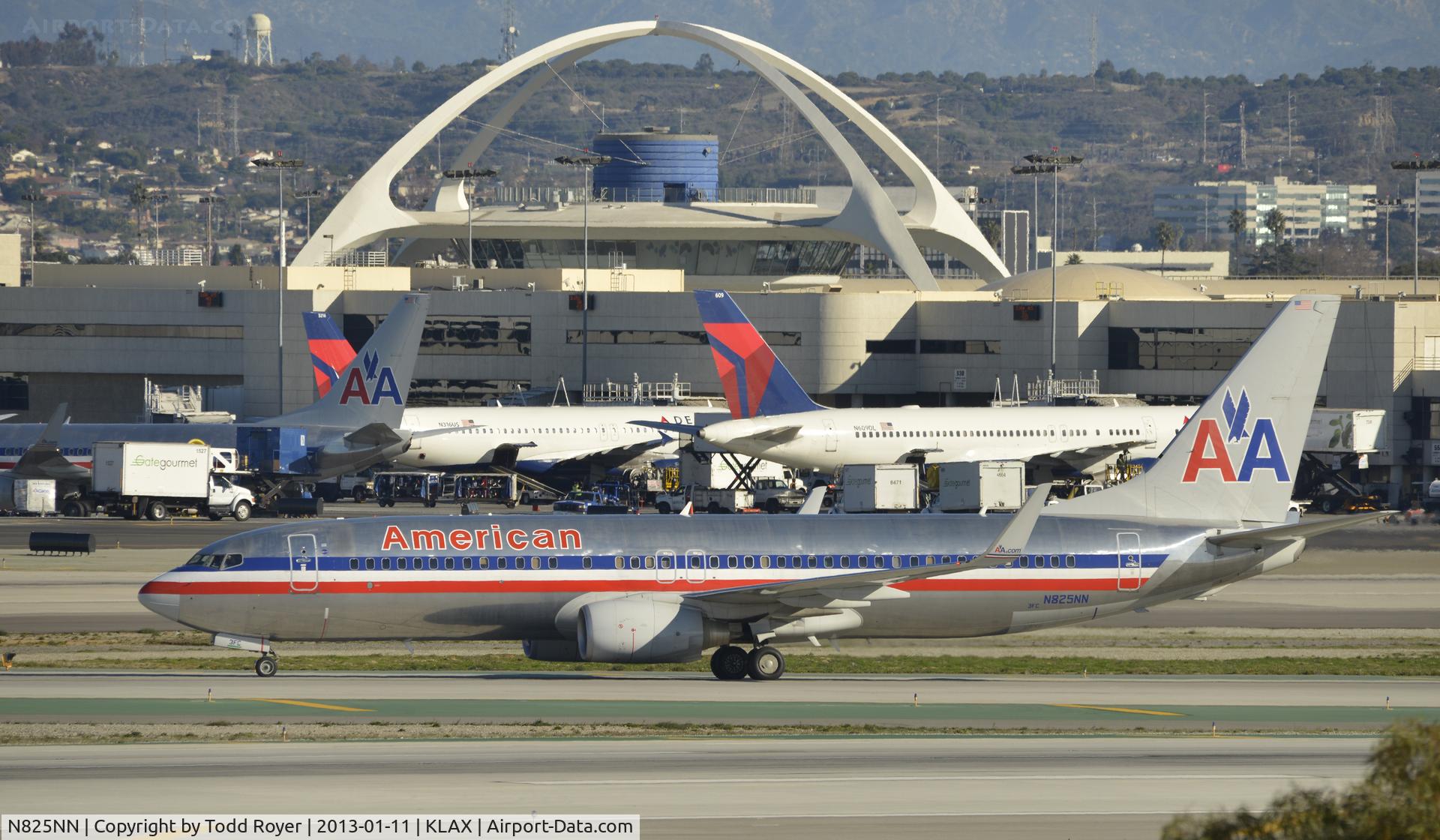N825NN, 2010 Boeing 737-823 C/N 31087, Arriving at LAX on 25L