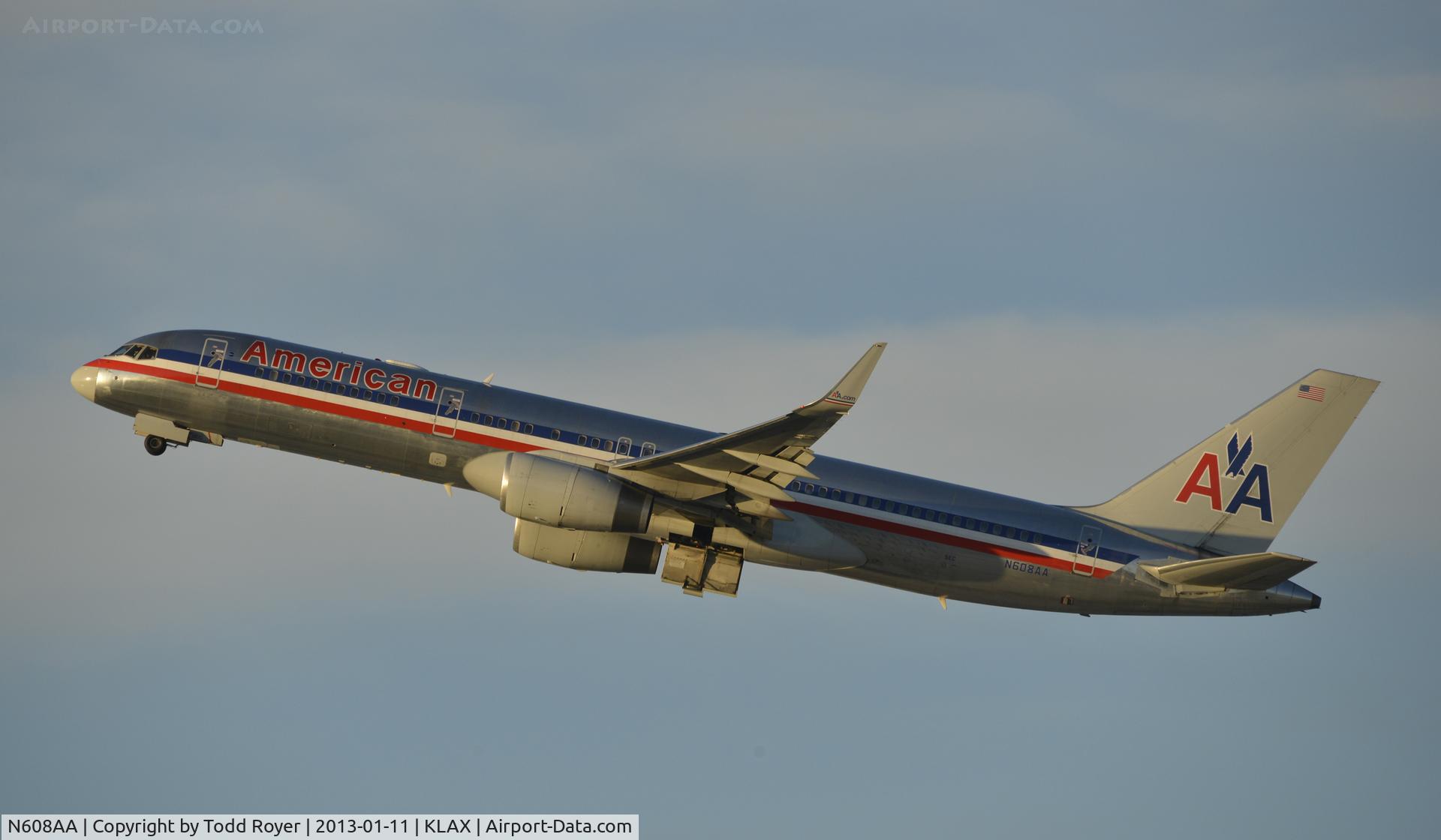 N608AA, 1996 Boeing 757-223 C/N 27446, Departing LAX