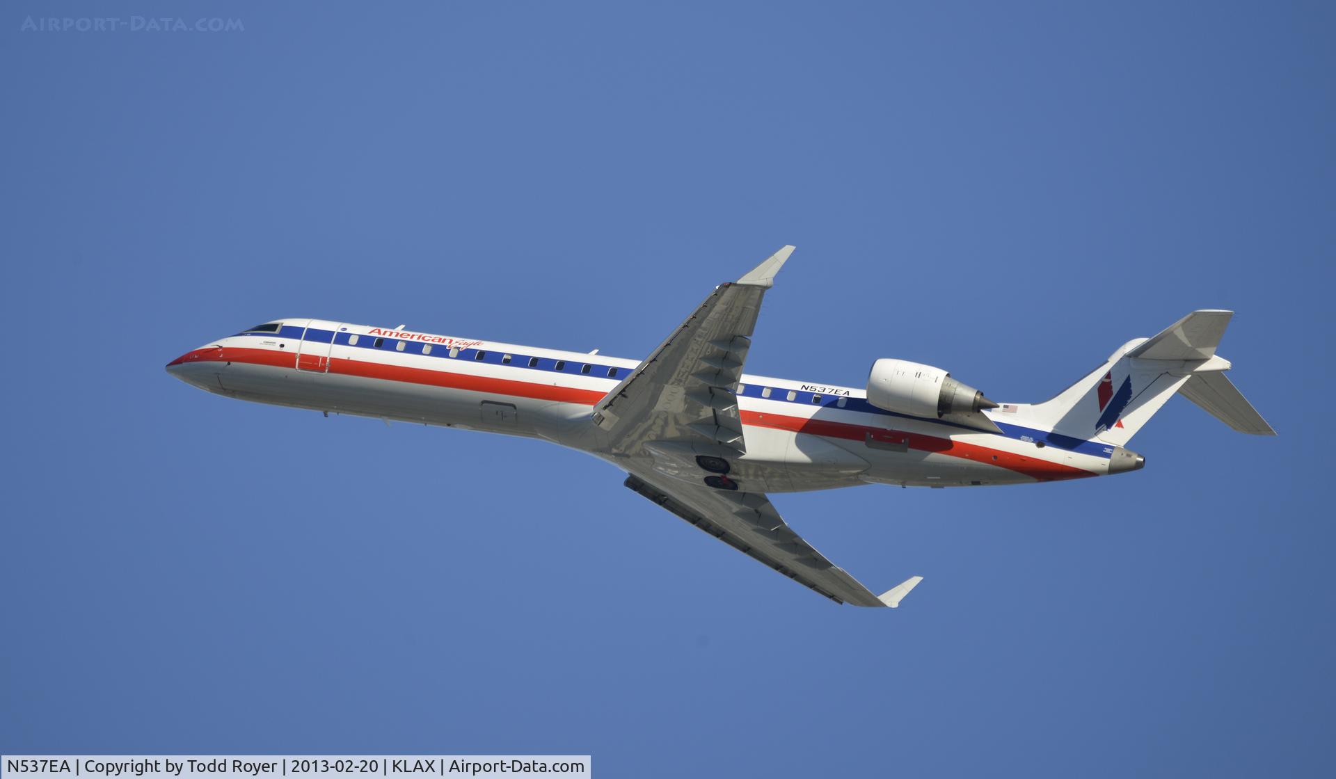 N537EA, Bombardier CRJ-702ER NG (CL-600-2C10) Regional Jet C/N 10316, Departing LAX
