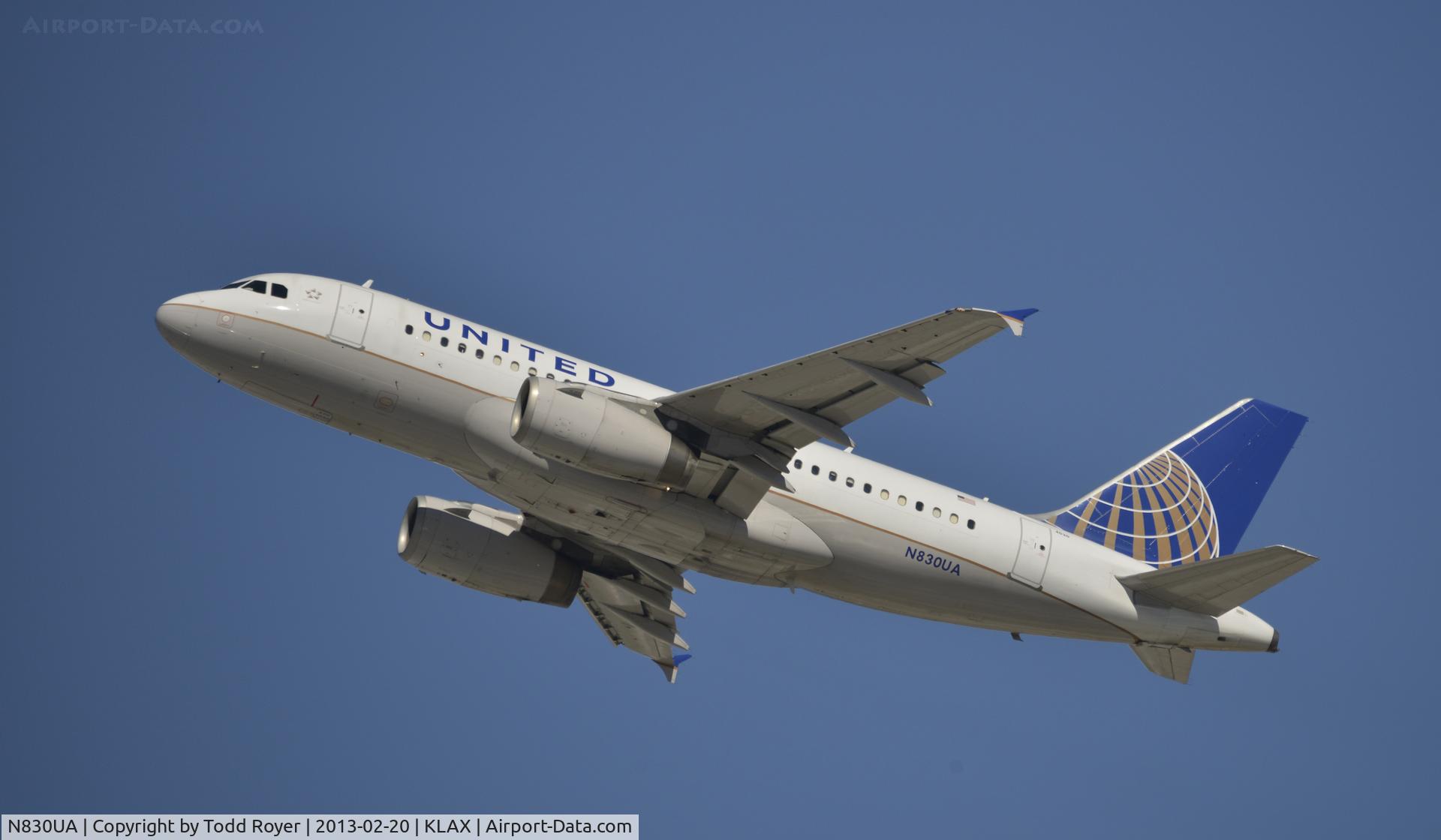 N830UA, 2000 Airbus A319-131 C/N 1243, Departing LAX
