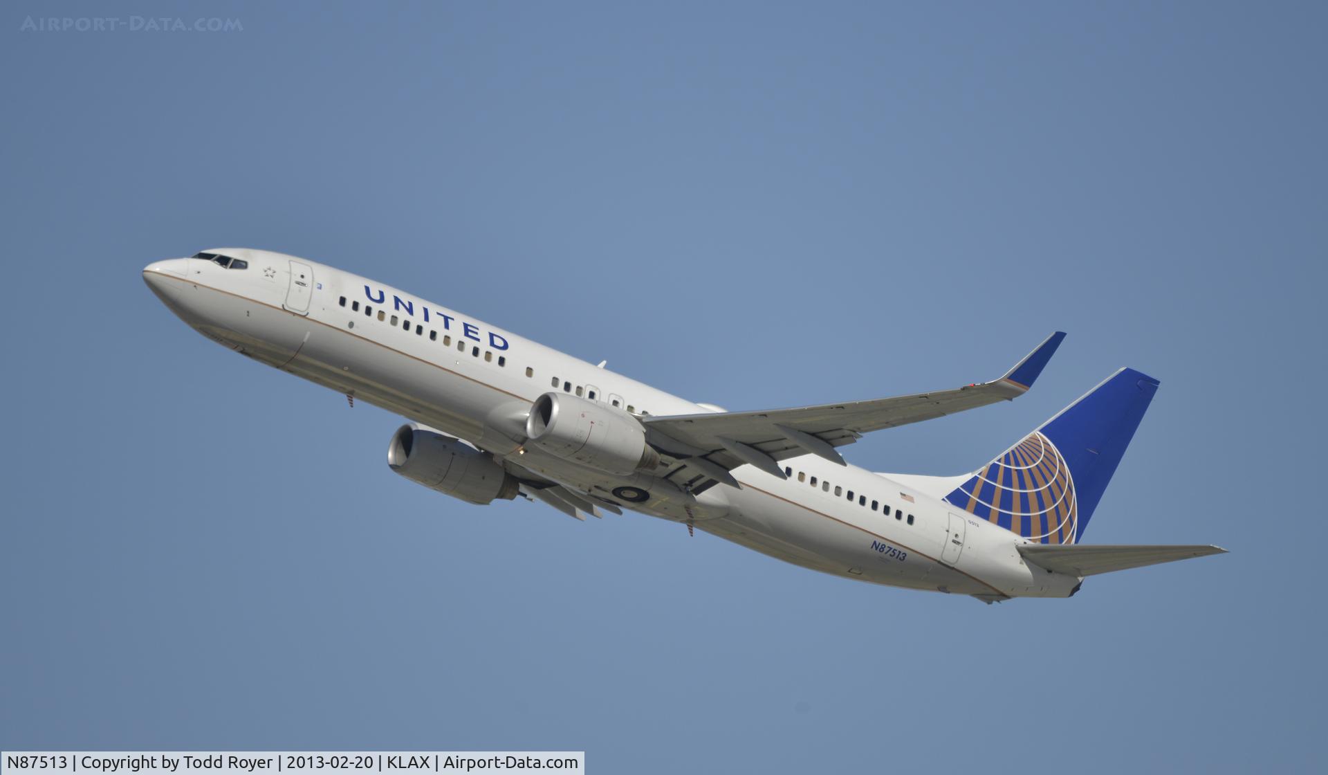 N87513, 2008 Boeing 737-824 C/N 31621, Departing LAX