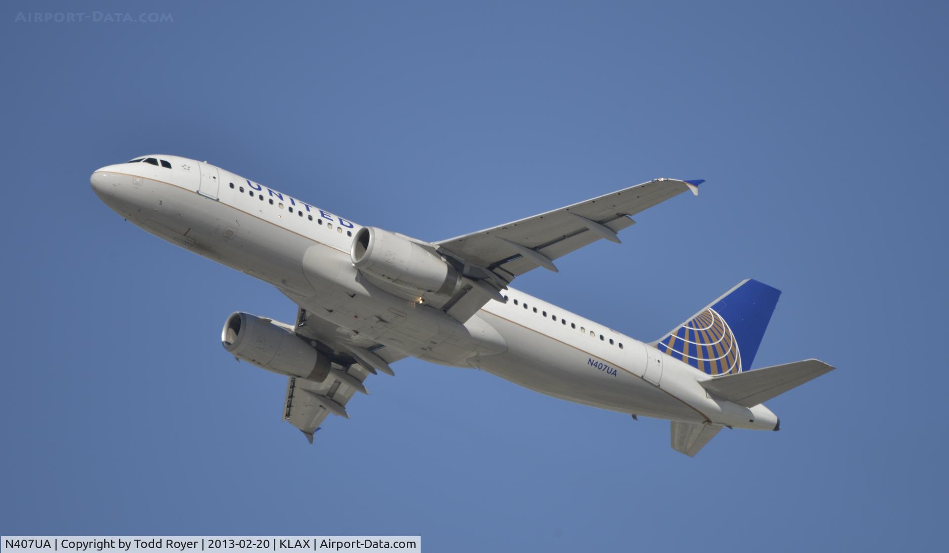 N407UA, 1994 Airbus A320-232 C/N 456, Departing LAX