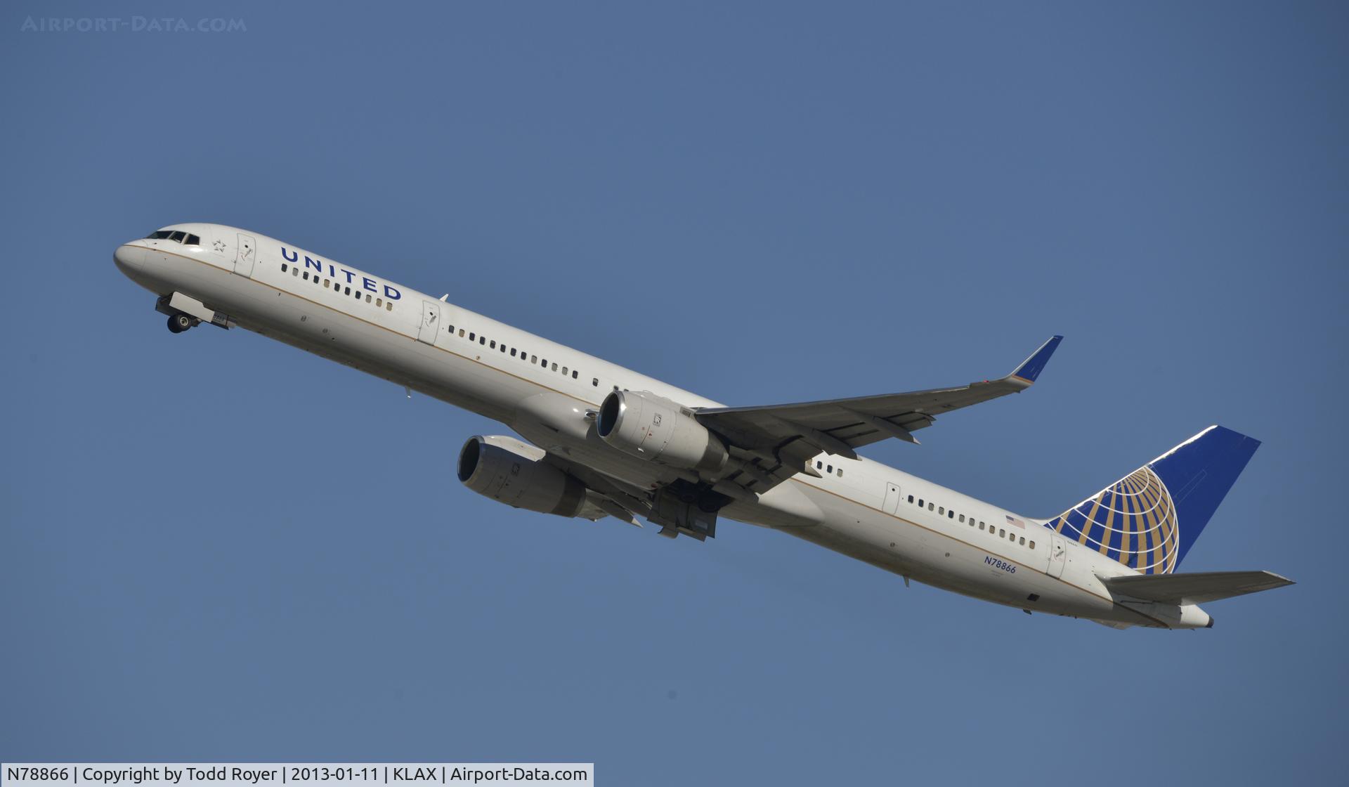 N78866, 2002 Boeing 757-33N C/N 32591, Departing LAX